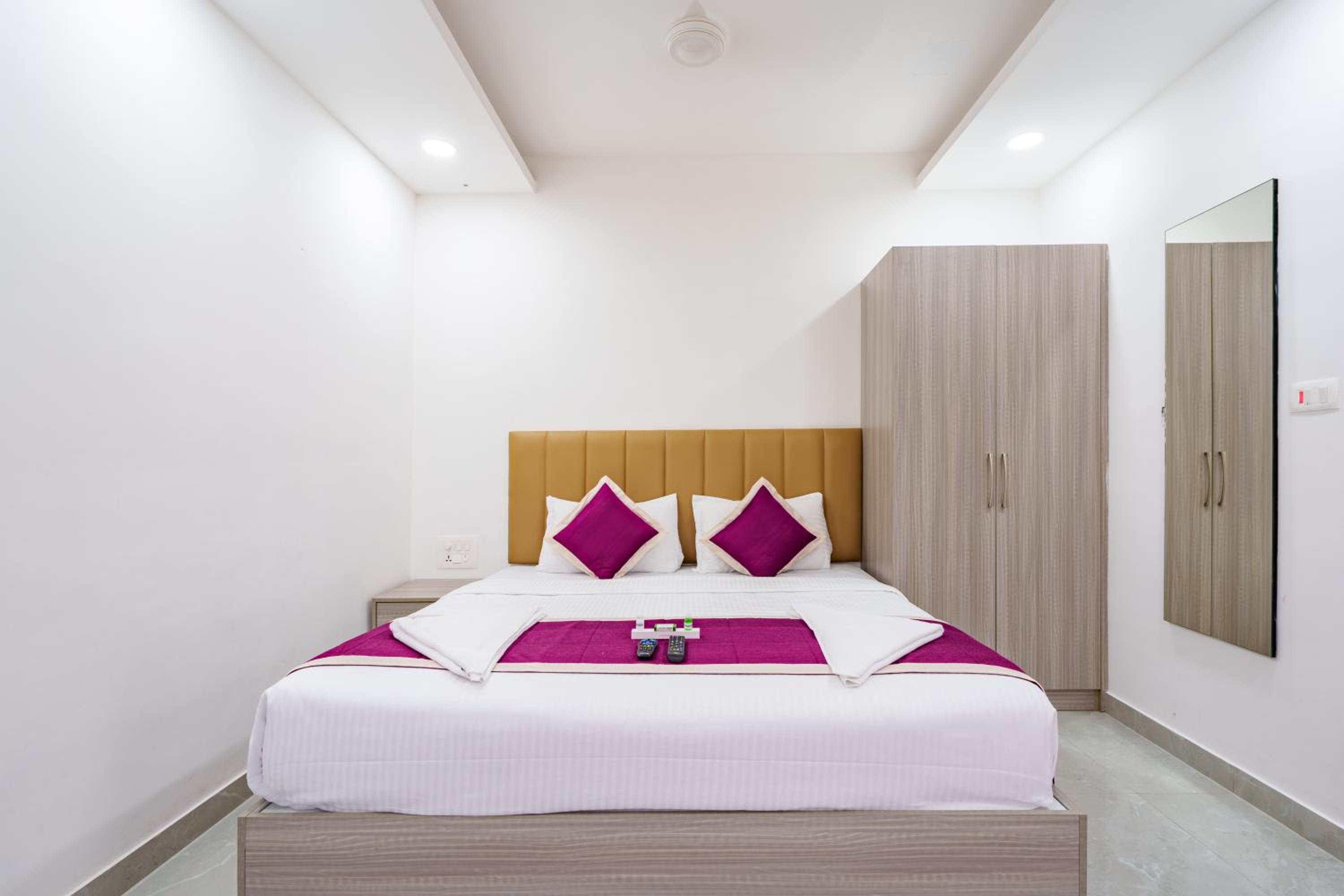Deluxe Room - Photo 5