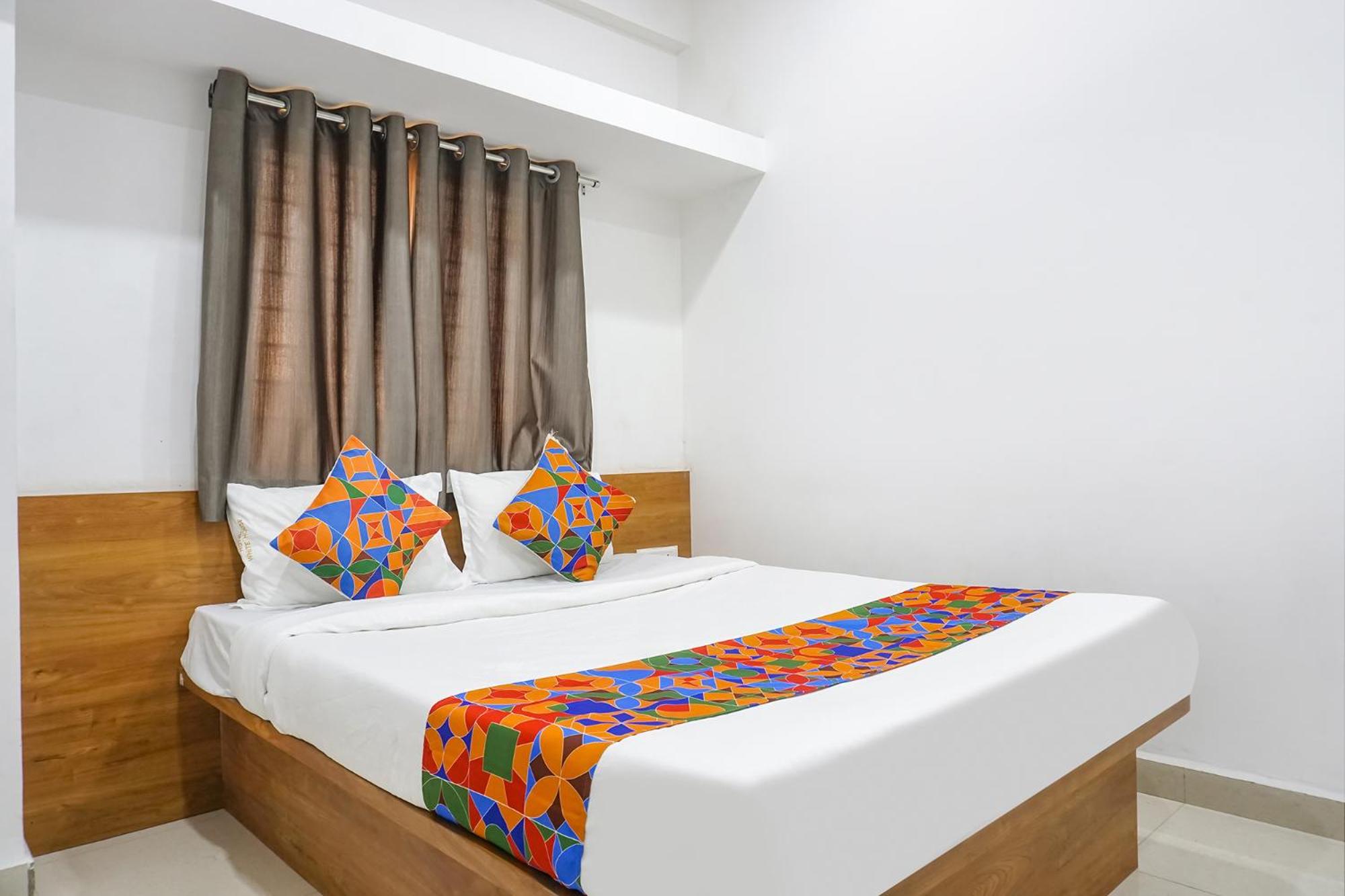 Deluxe Room - Photo 1