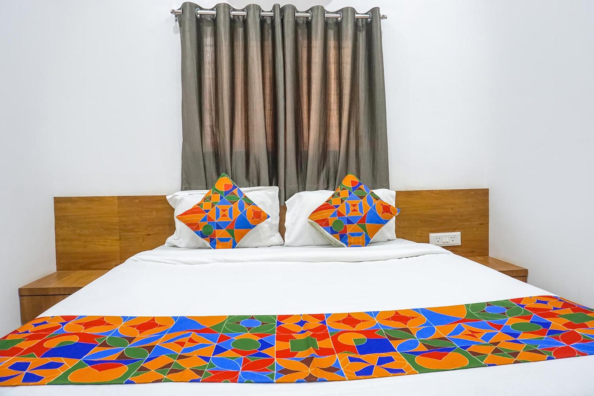 Deluxe Room - Photo 3