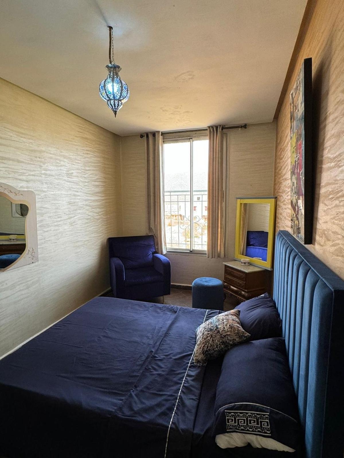 Deluxe One-Bedroom Apartment photo 3