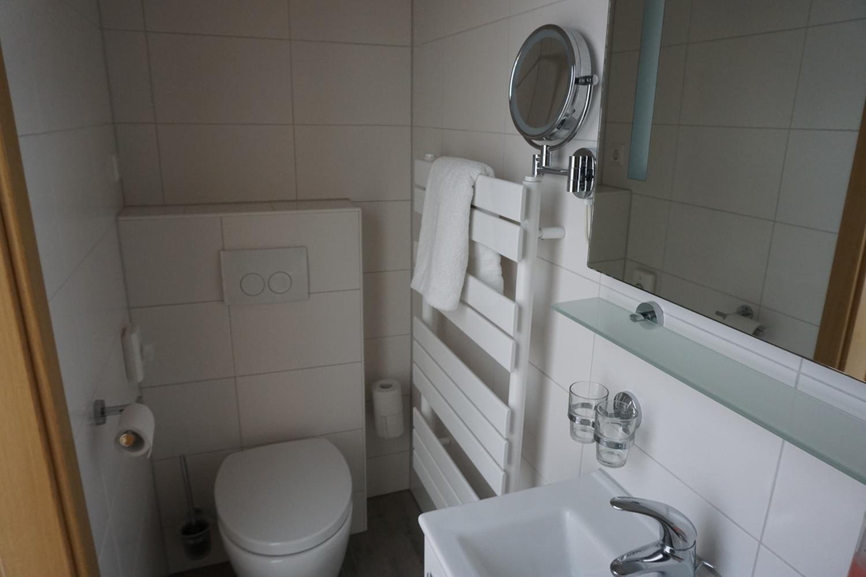Single Room with Bathroom photo 3