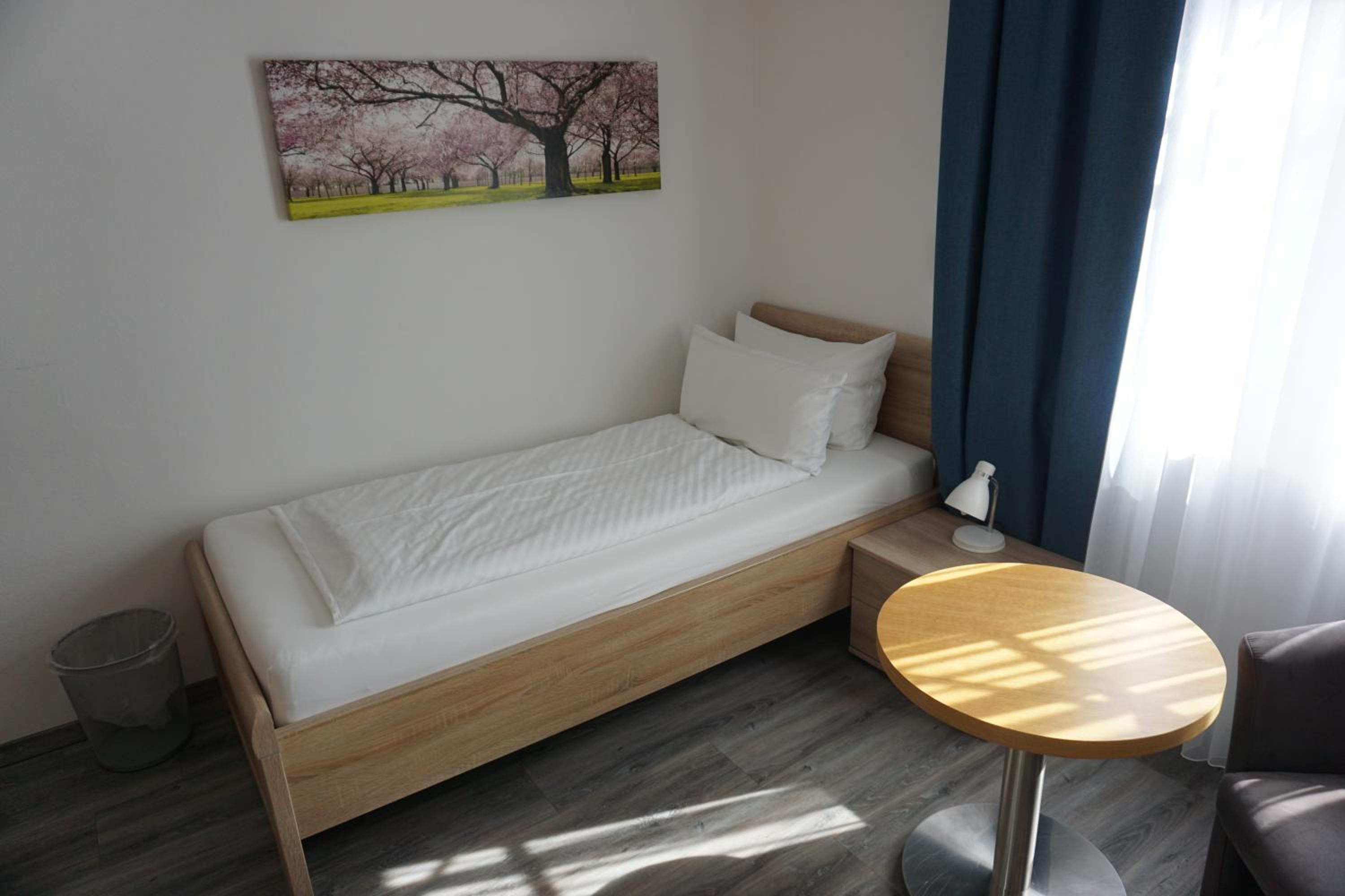 Single Room with Bathroom photo 1