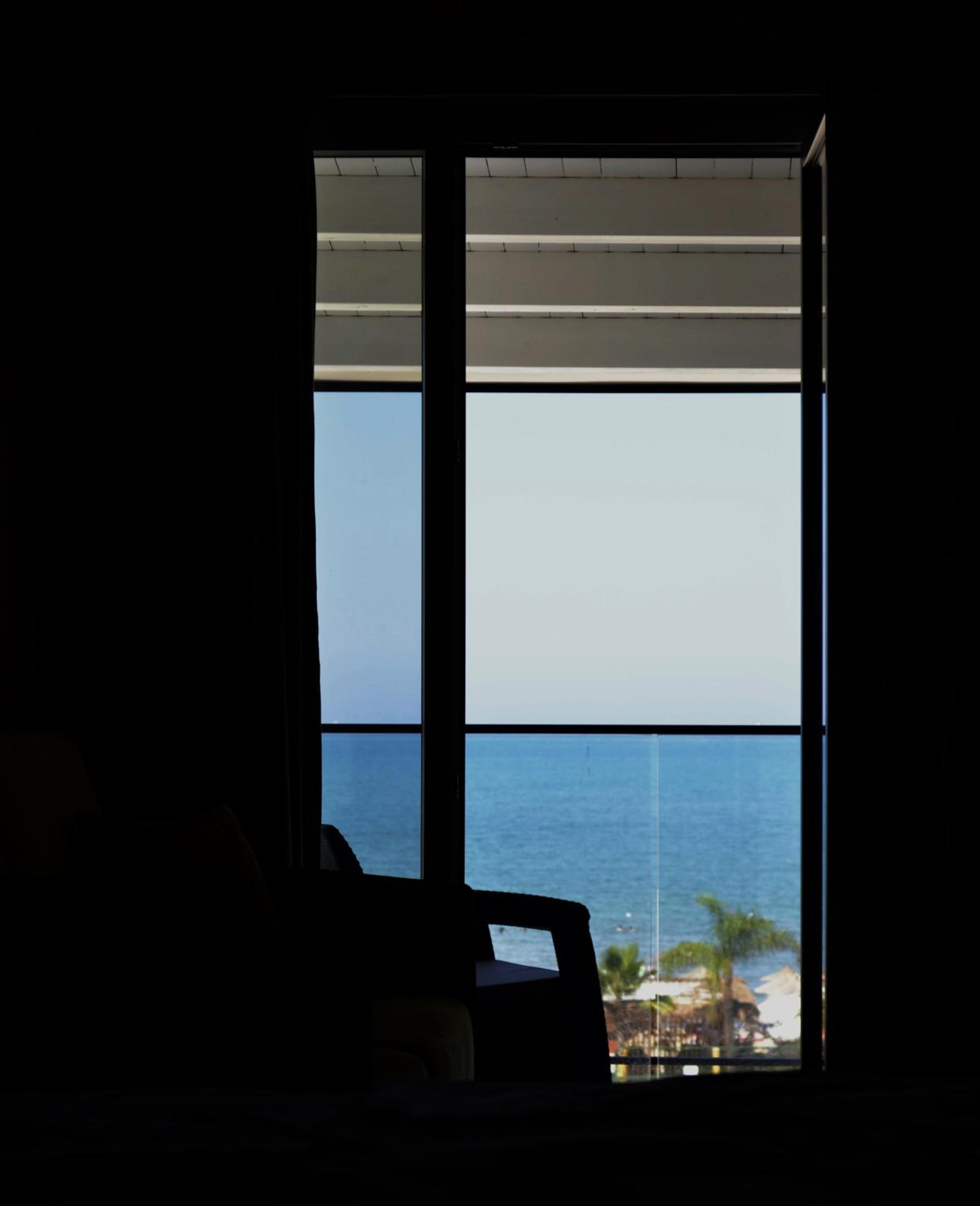 Deluxe Family Room with Balcony photo 2