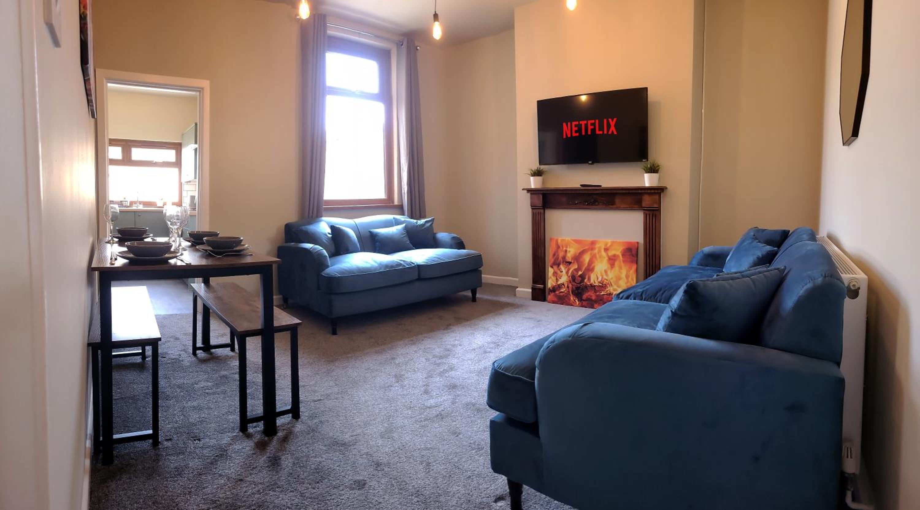 Apartment photo 2