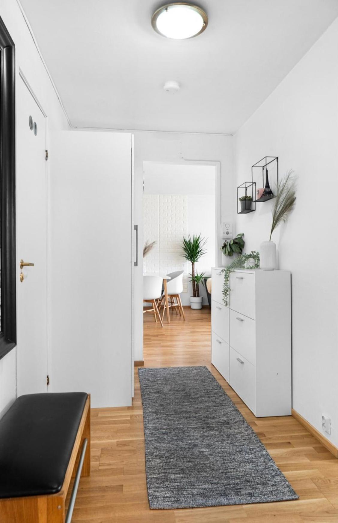 One-Bedroom Apartment photo 3