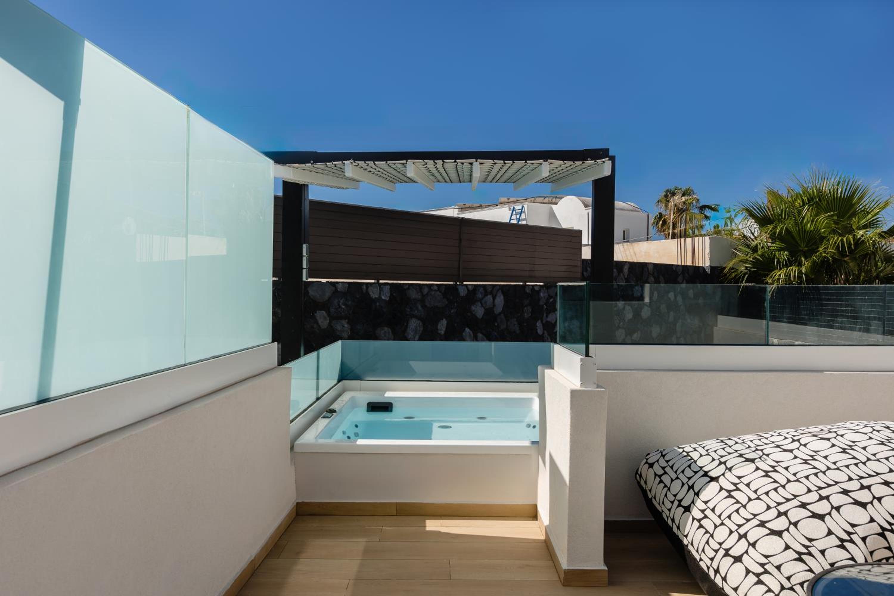 Executive Room with Outdoor Jetted Tub - Photo 21