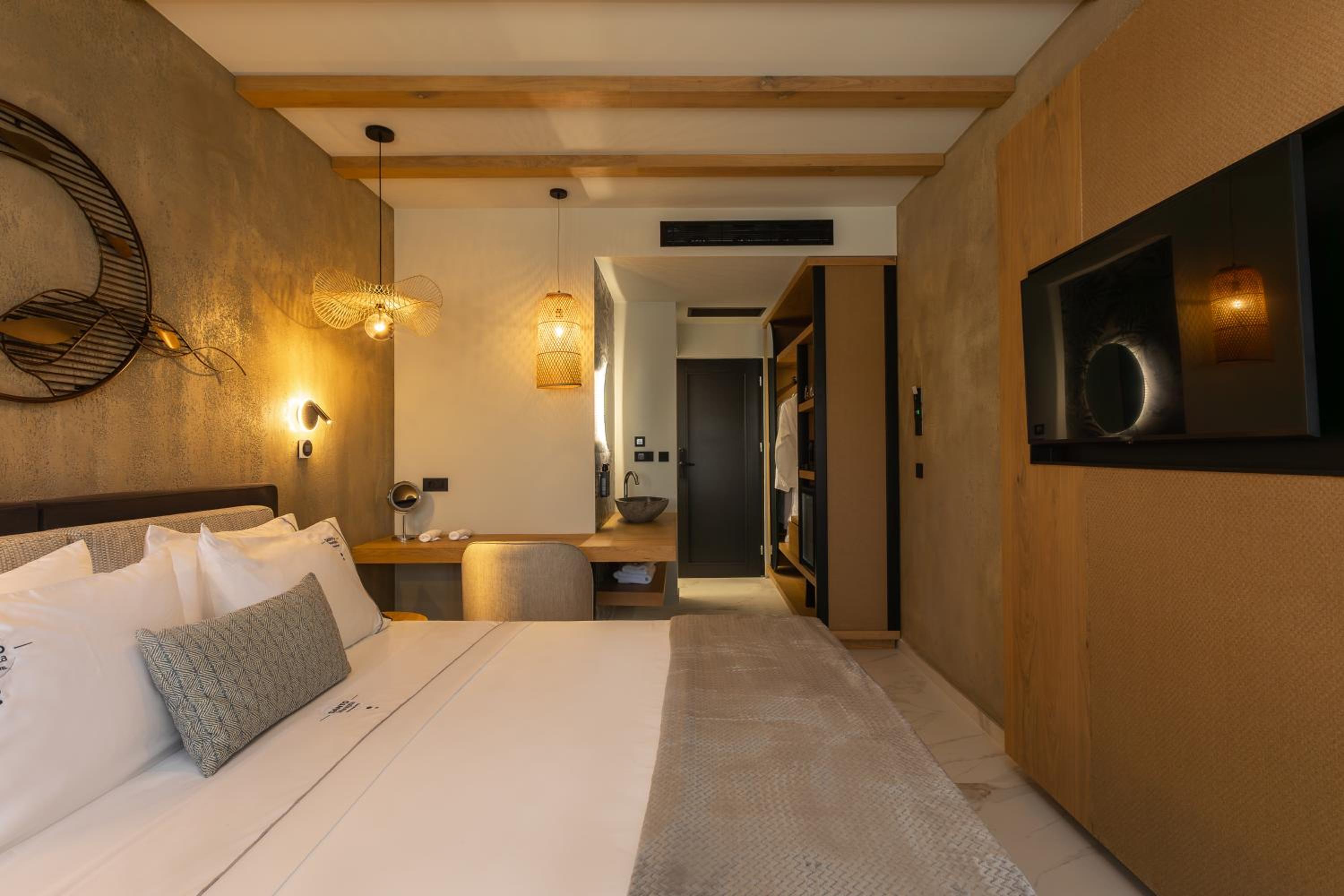 Executive Room with Outdoor Jetted Tub - Photo 17