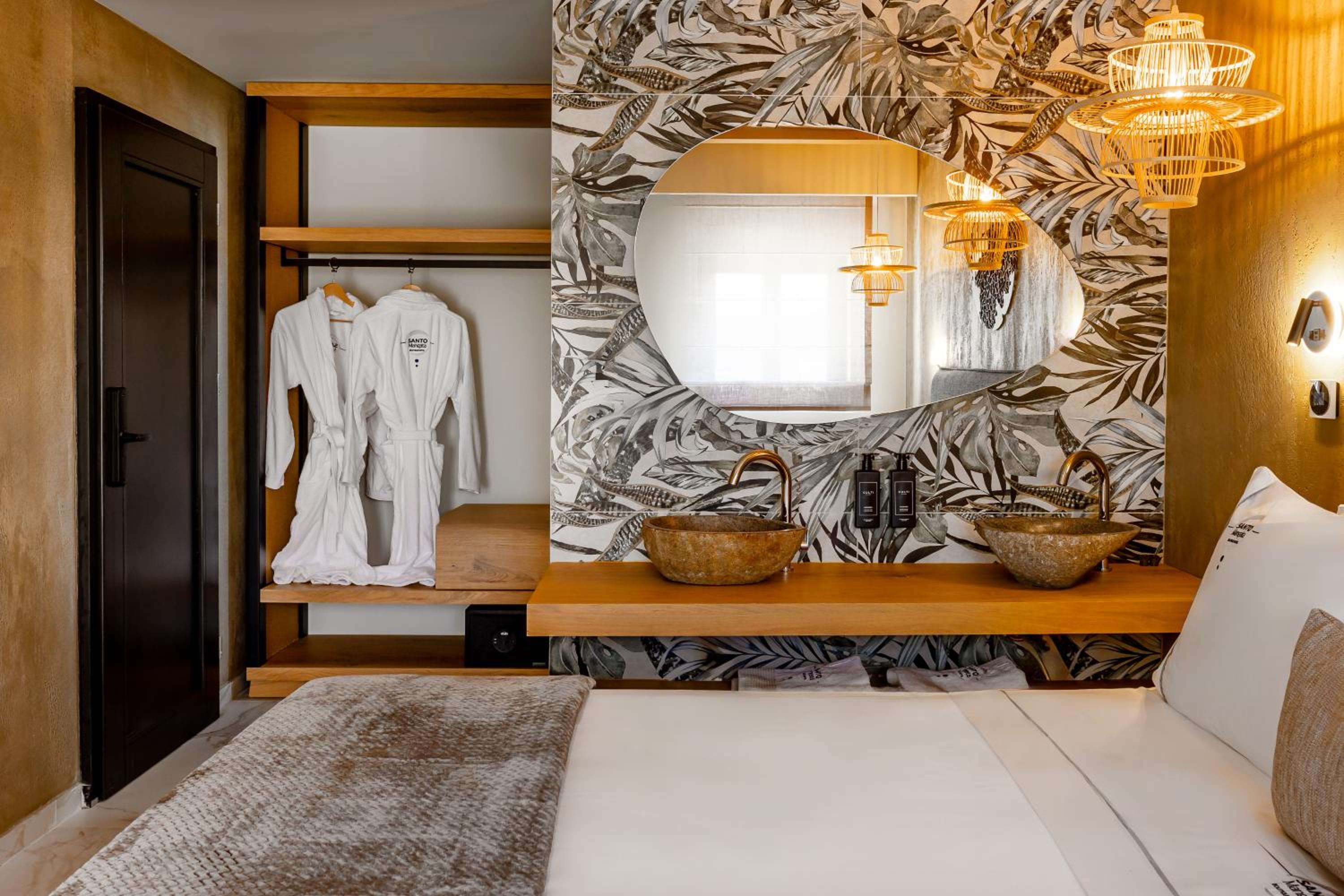 Executive Room with Outdoor Jetted Tub - Photo 10