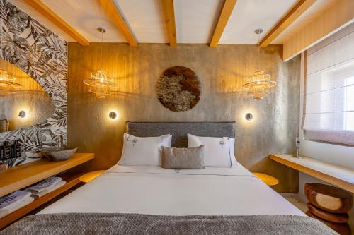 Executive Room with Outdoor Jetted Tub - Photo 12