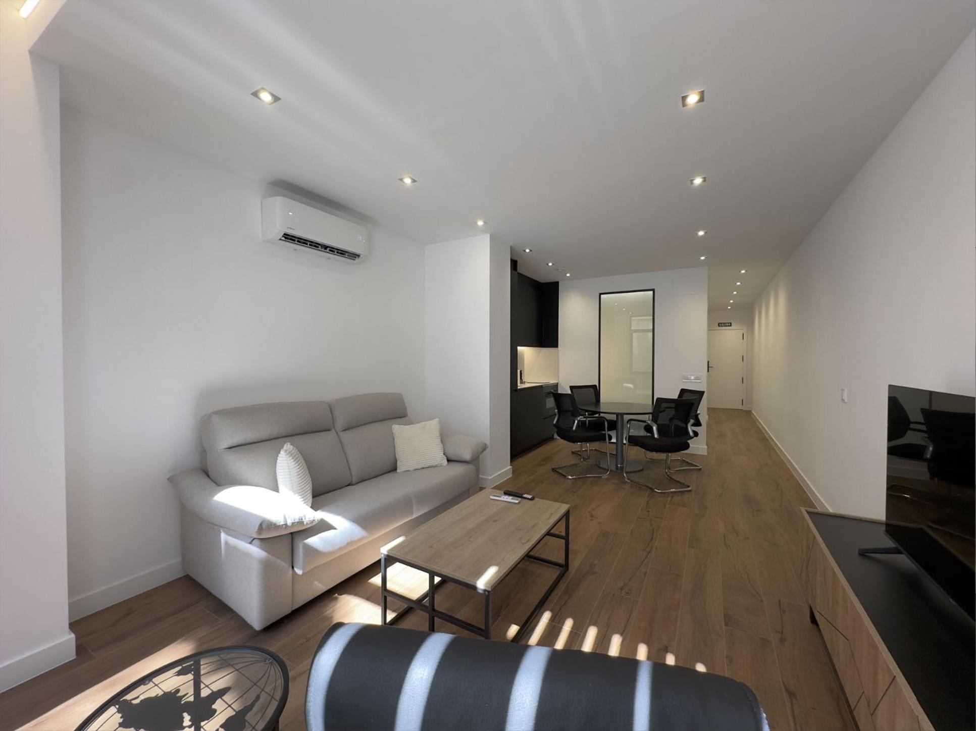 One-Bedroom Apartment photo 3
