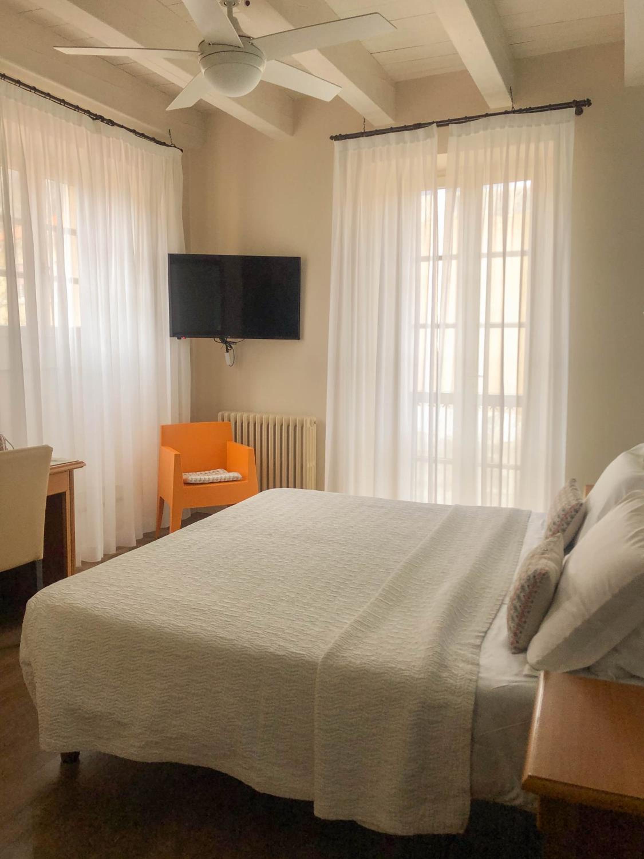 Standard Double or Twin Room - Photo 1