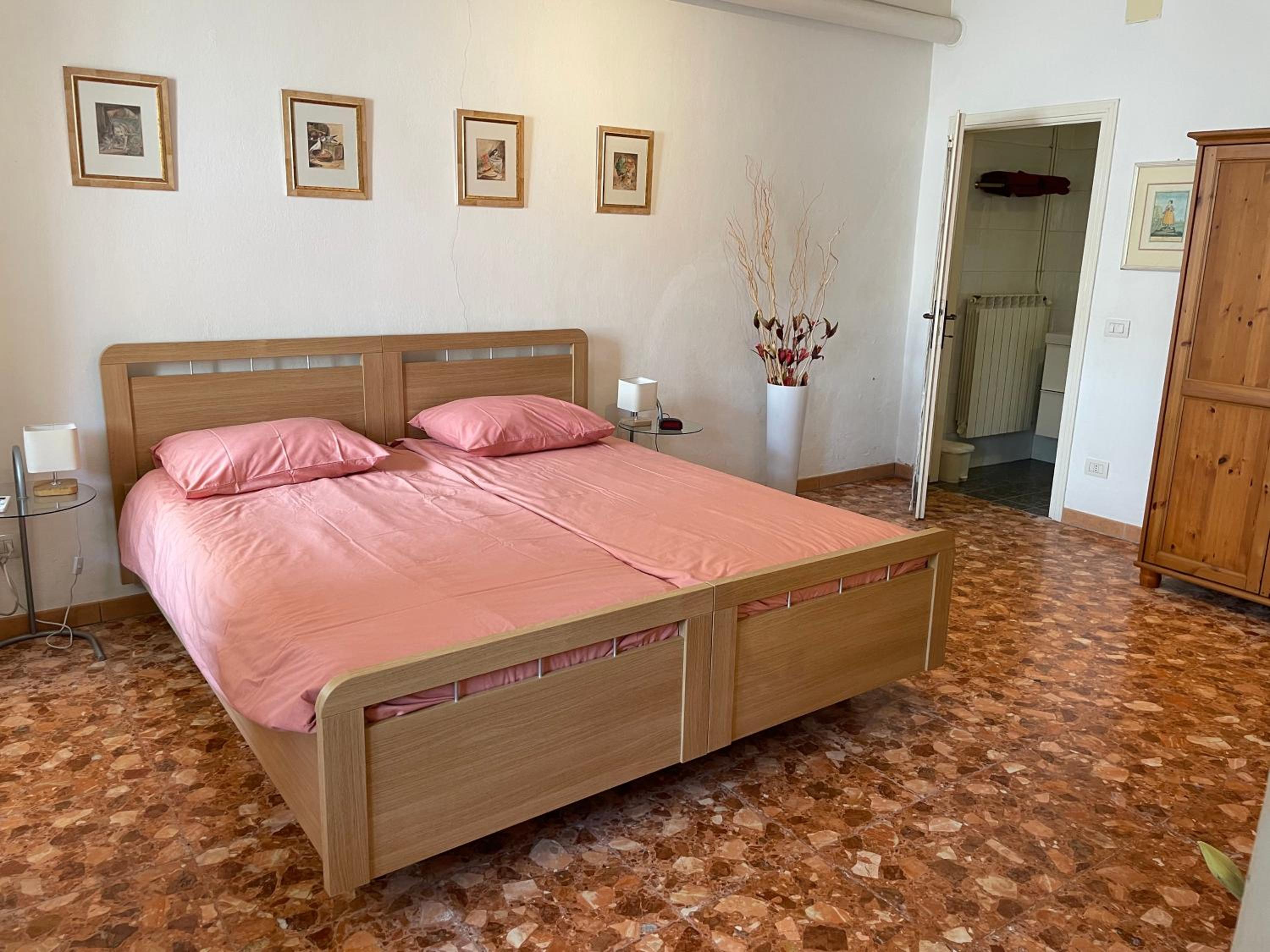 Four-Bedroom House photo 2