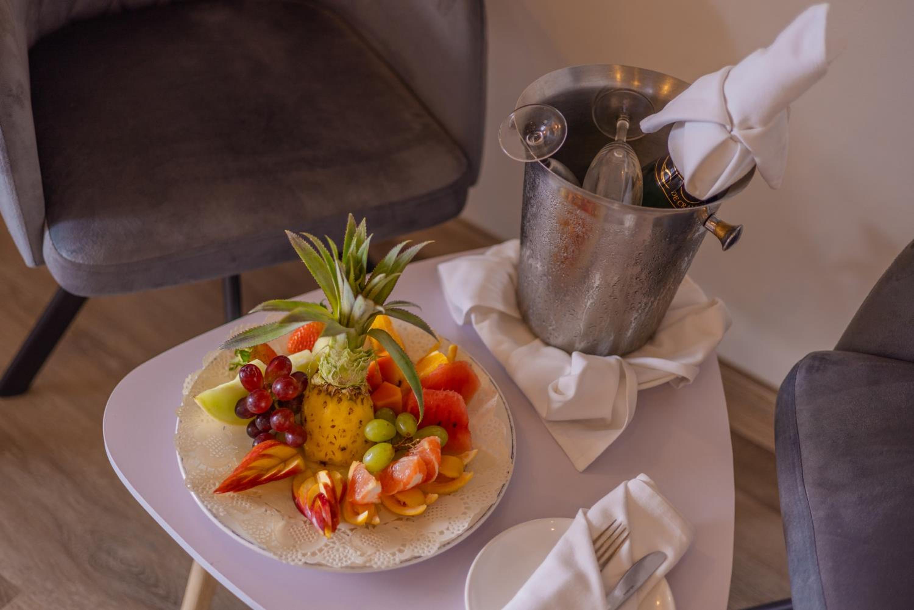 Deluxe Club With Ocean View - Photo 4