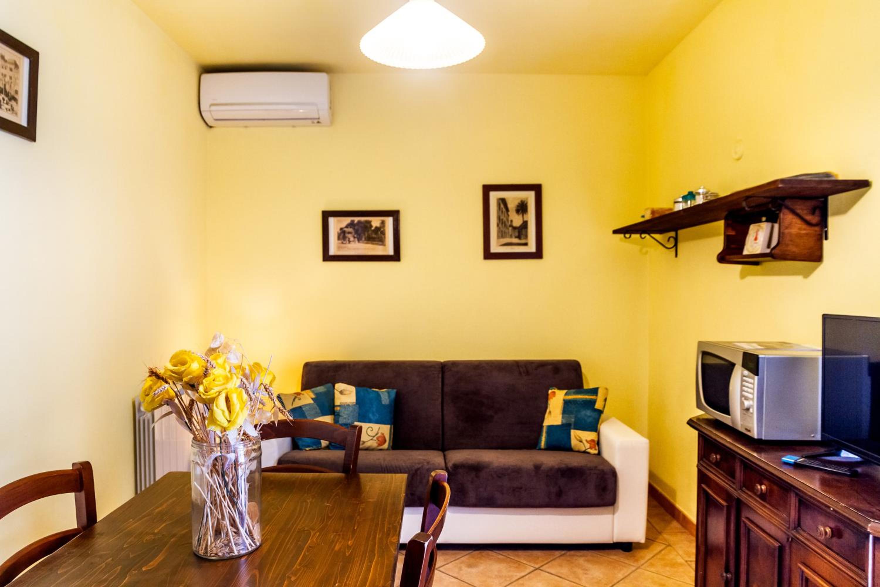 Superior One-Bedroom Apartment