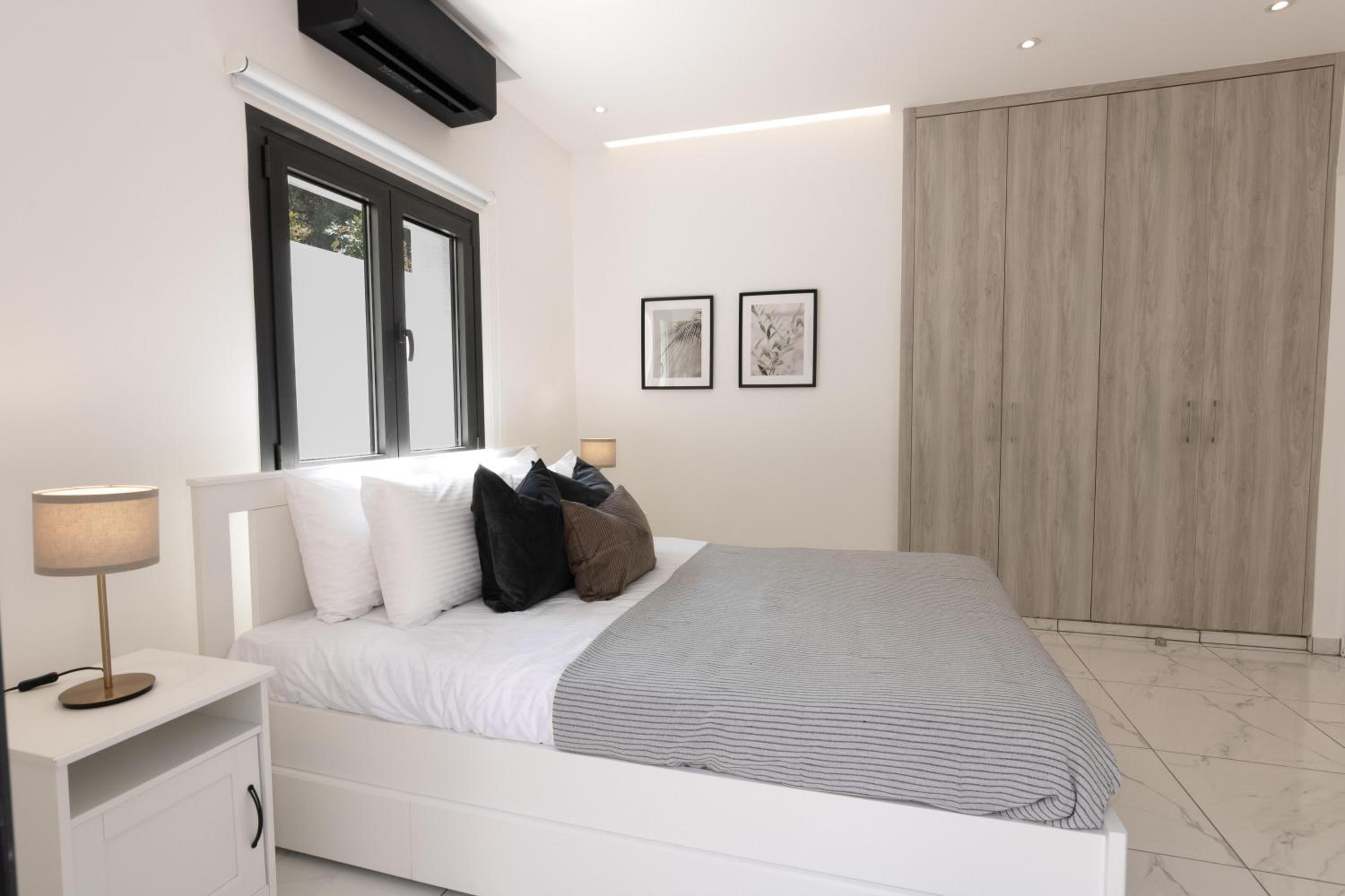 Three-Bedroom Villa photo 2