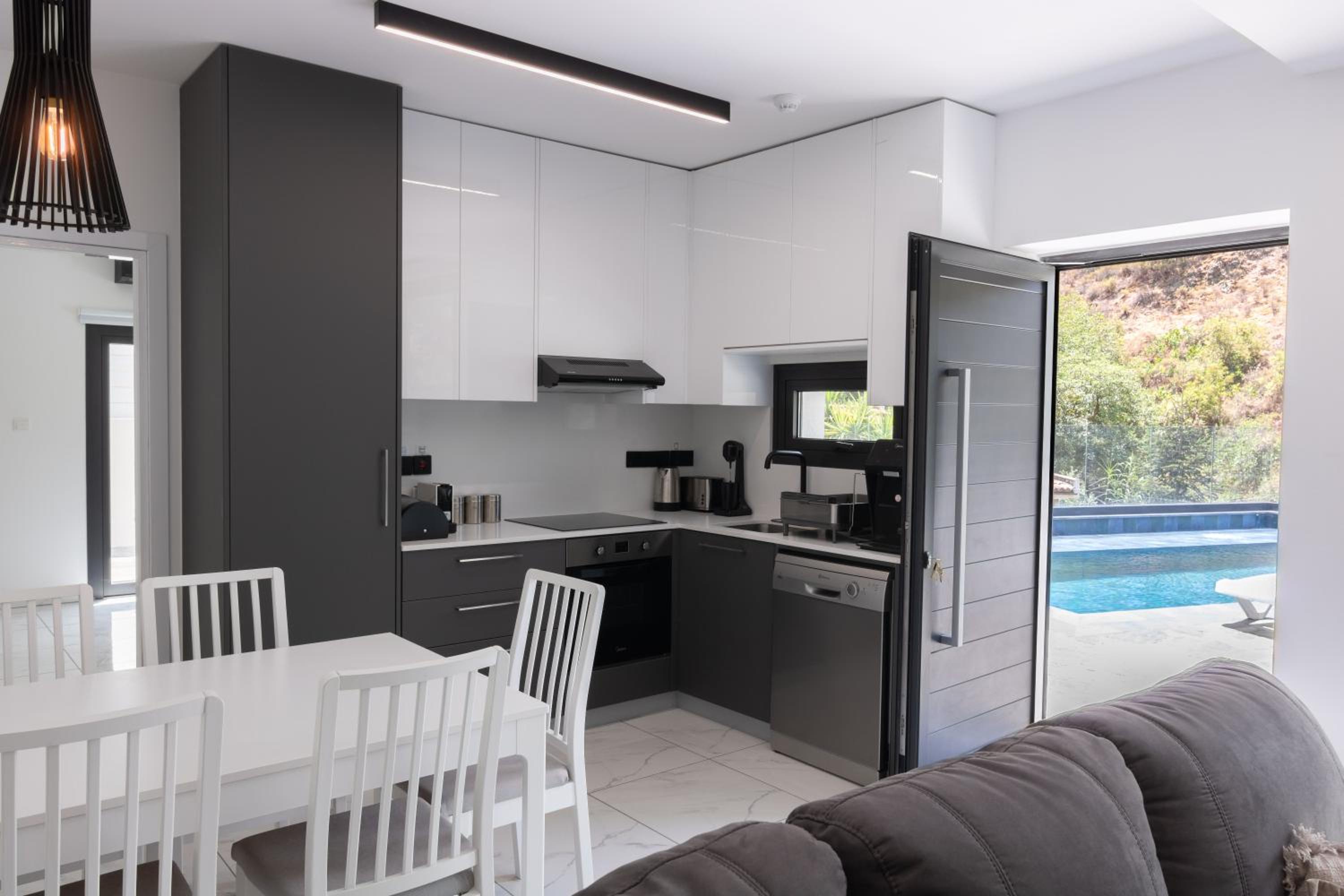 Three-Bedroom Villa photo 3