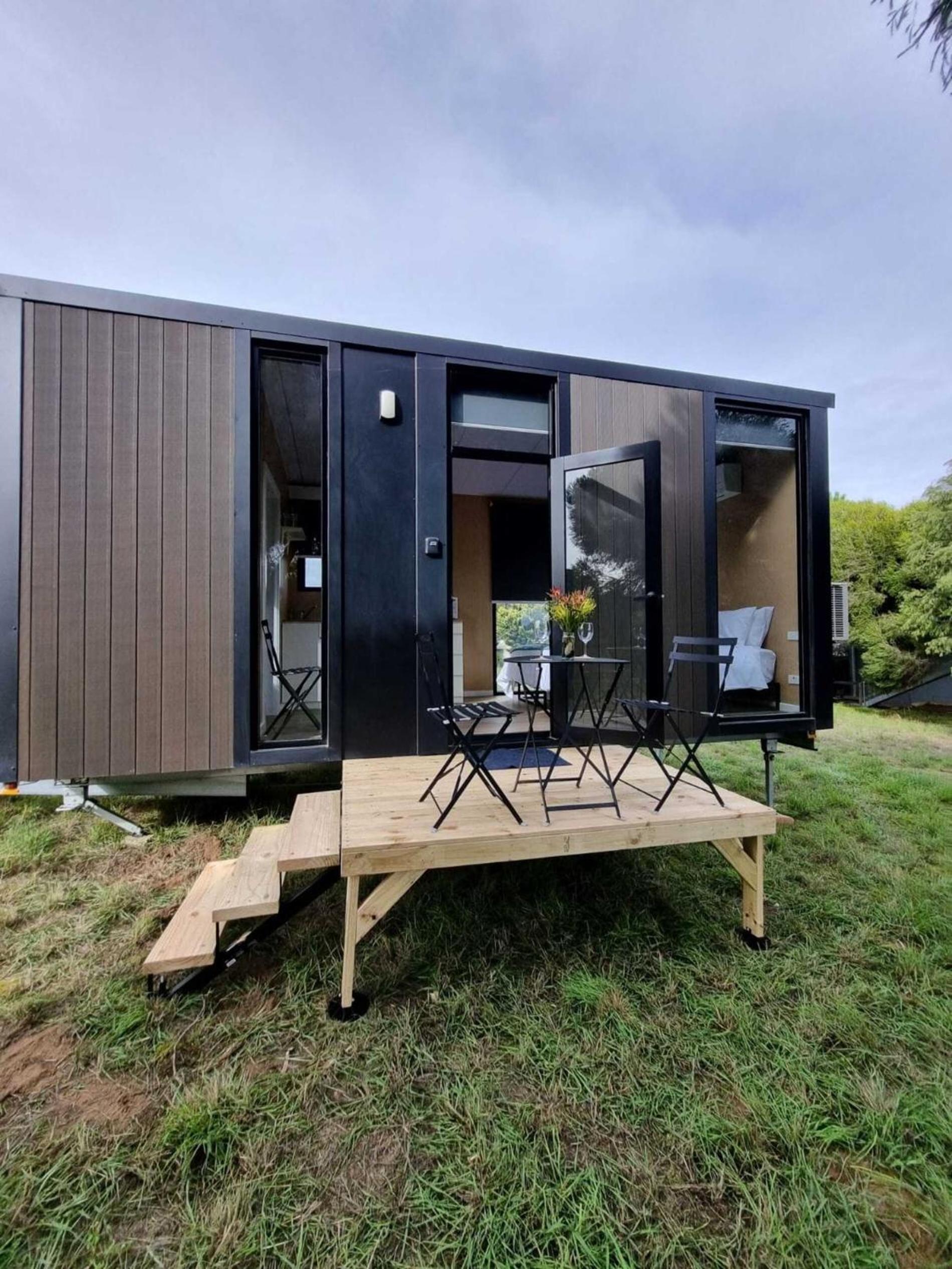 Mobile Home photo 3