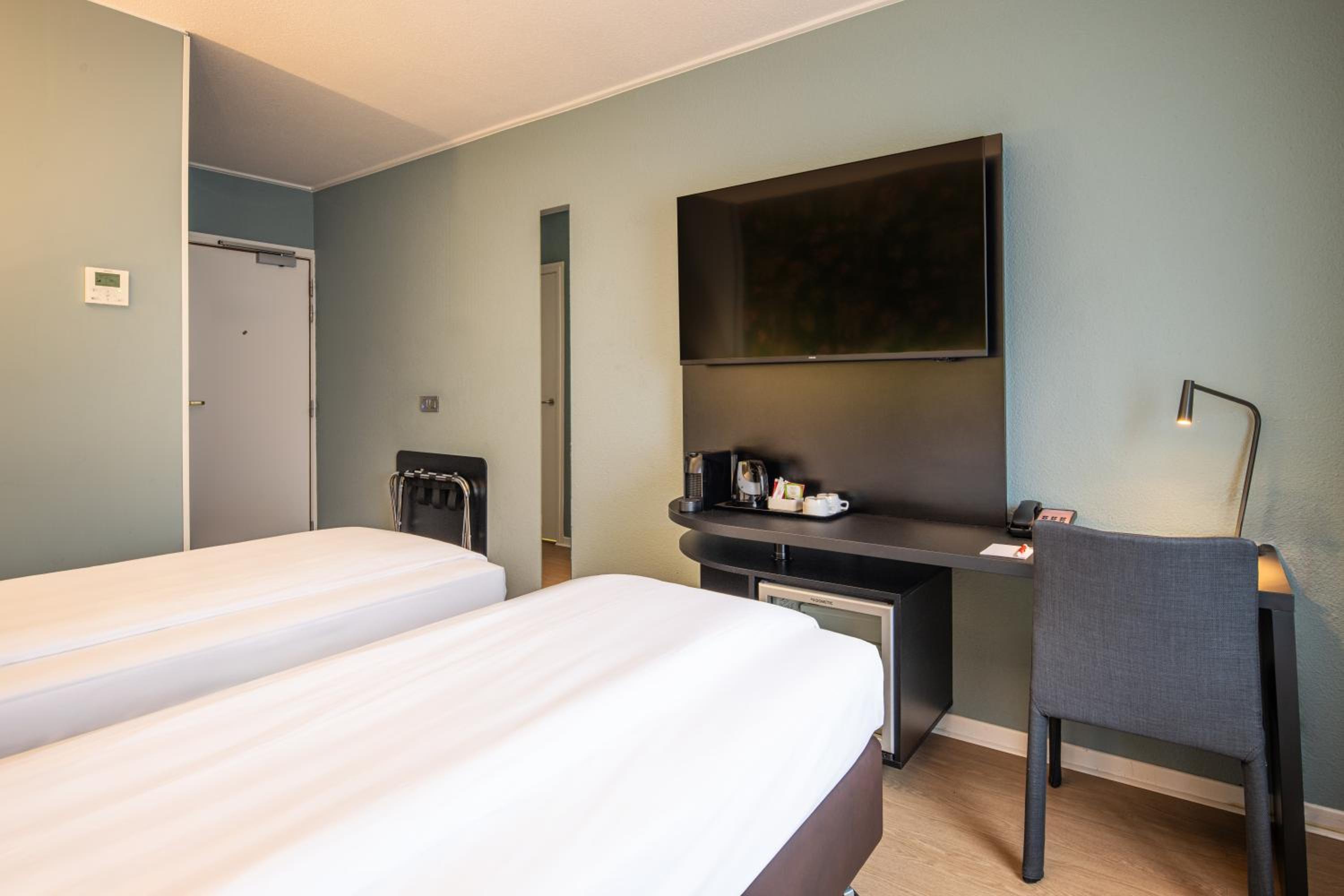 Classic Twin Room - Photo 4