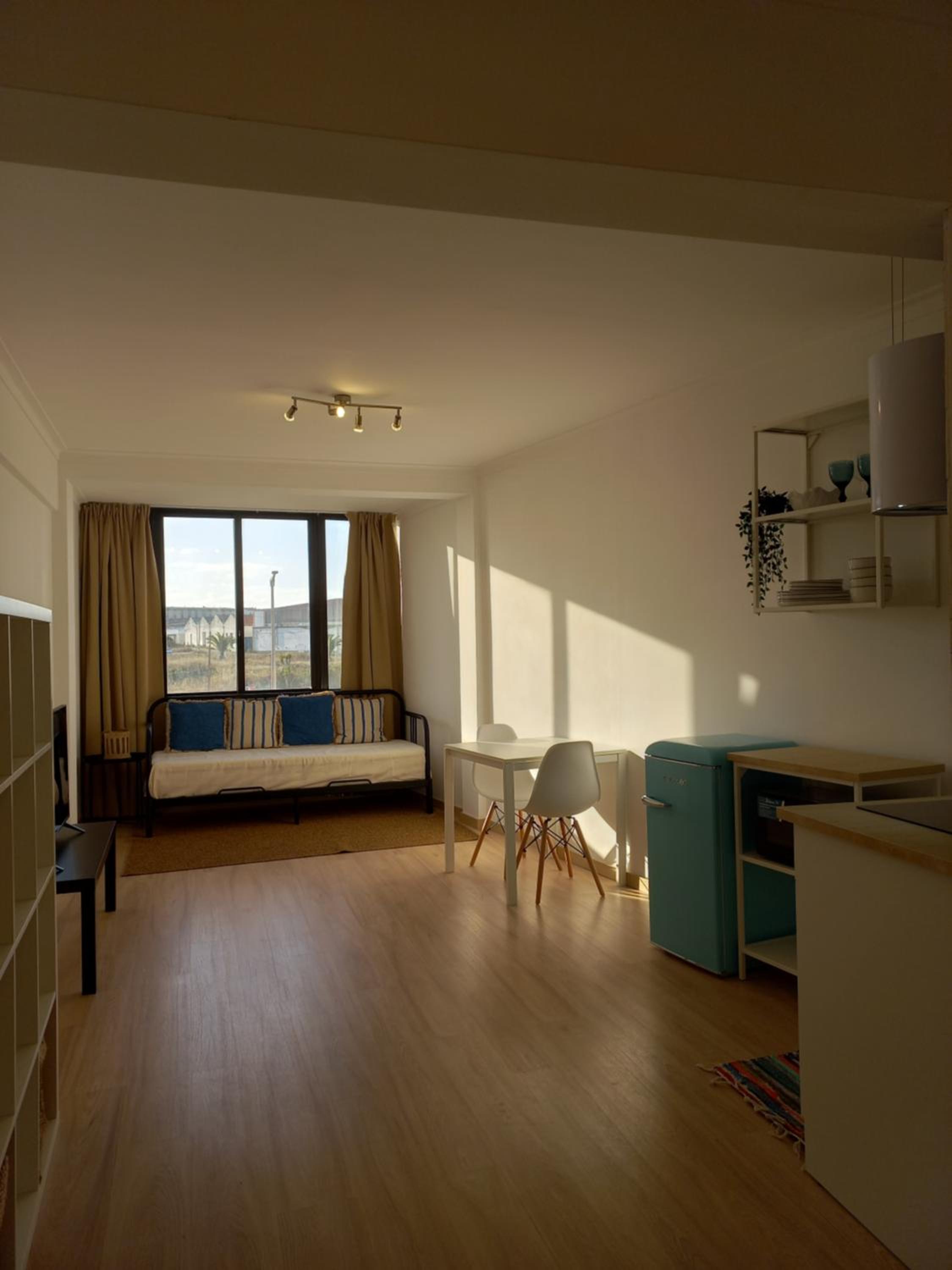 One-Bedroom Apartment photo 1