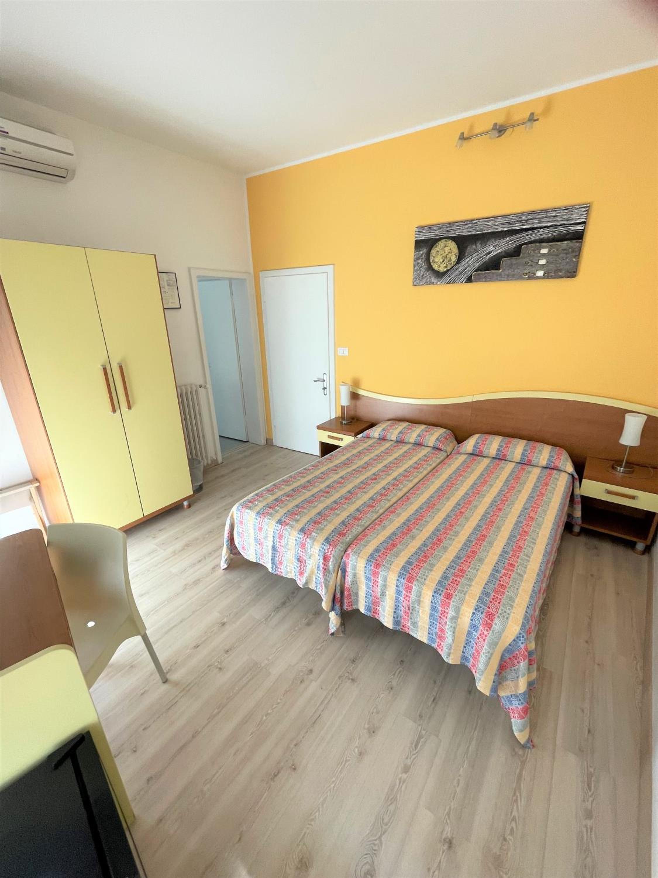 Double or Twin Room with Balcony - Photo 20