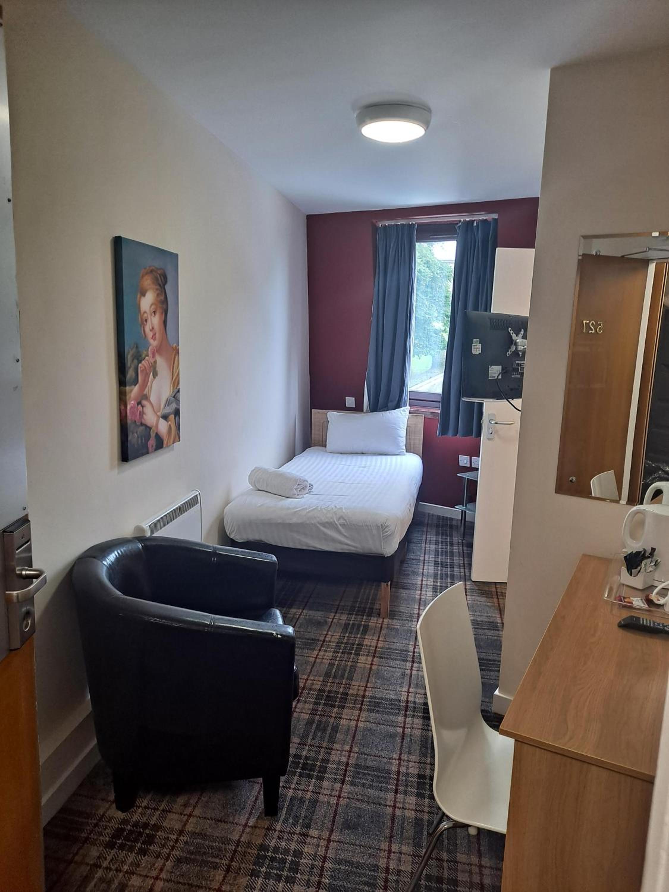 Single Room - Photo 3