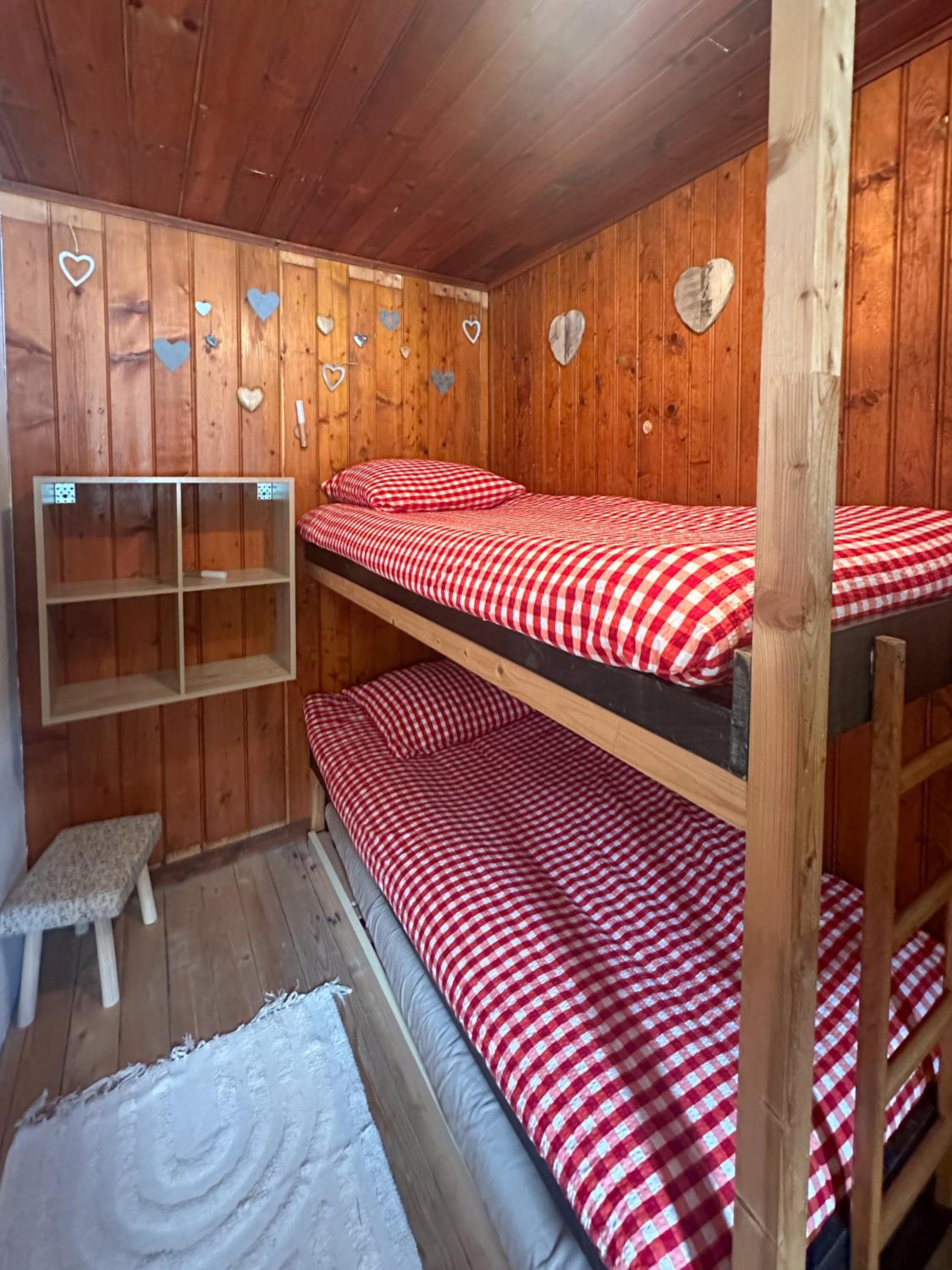 Double Room with Shared Bathroom photo 3