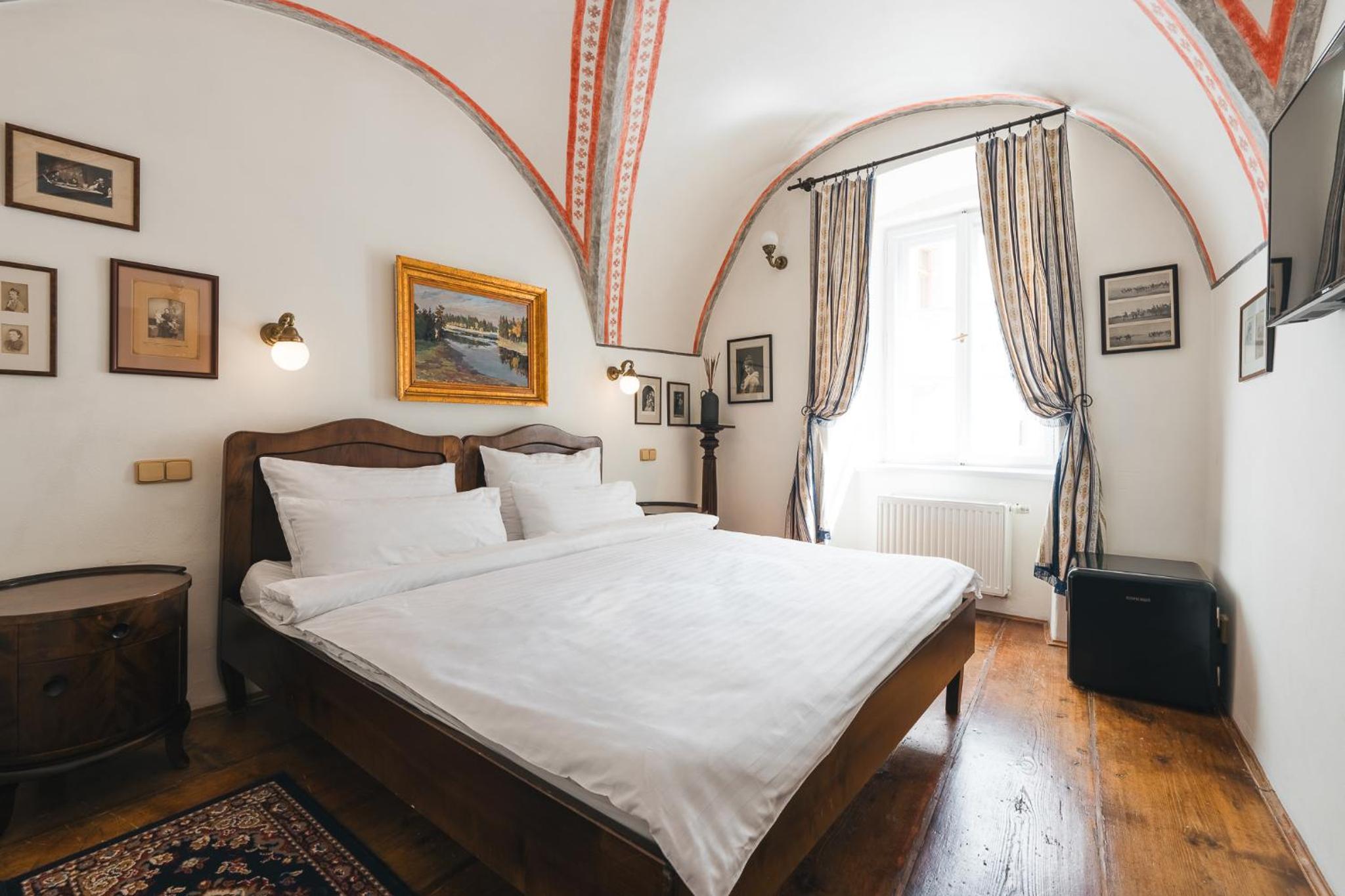 Double Room - Photo 8