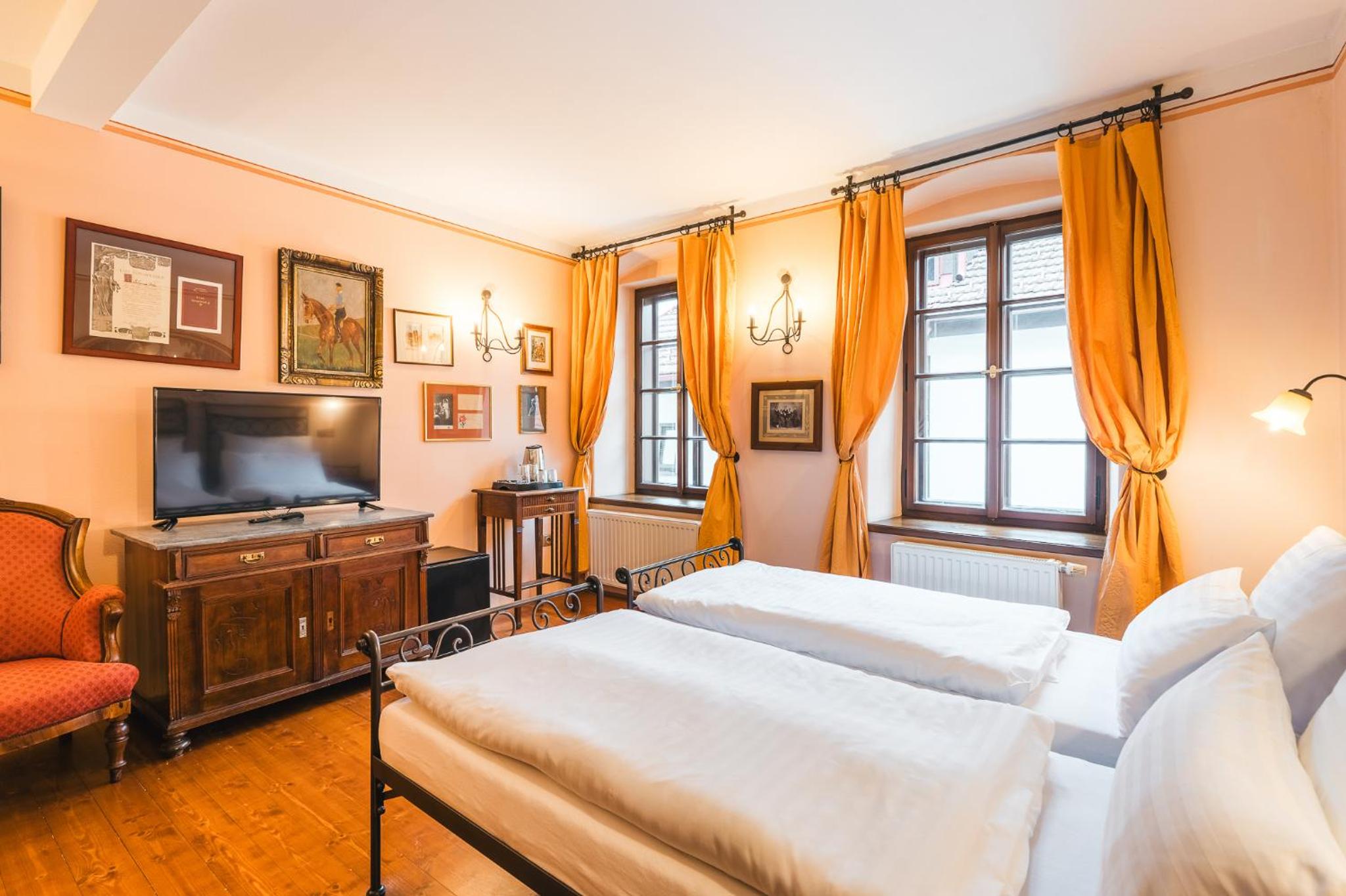 Standard Twin Room - Photo 3