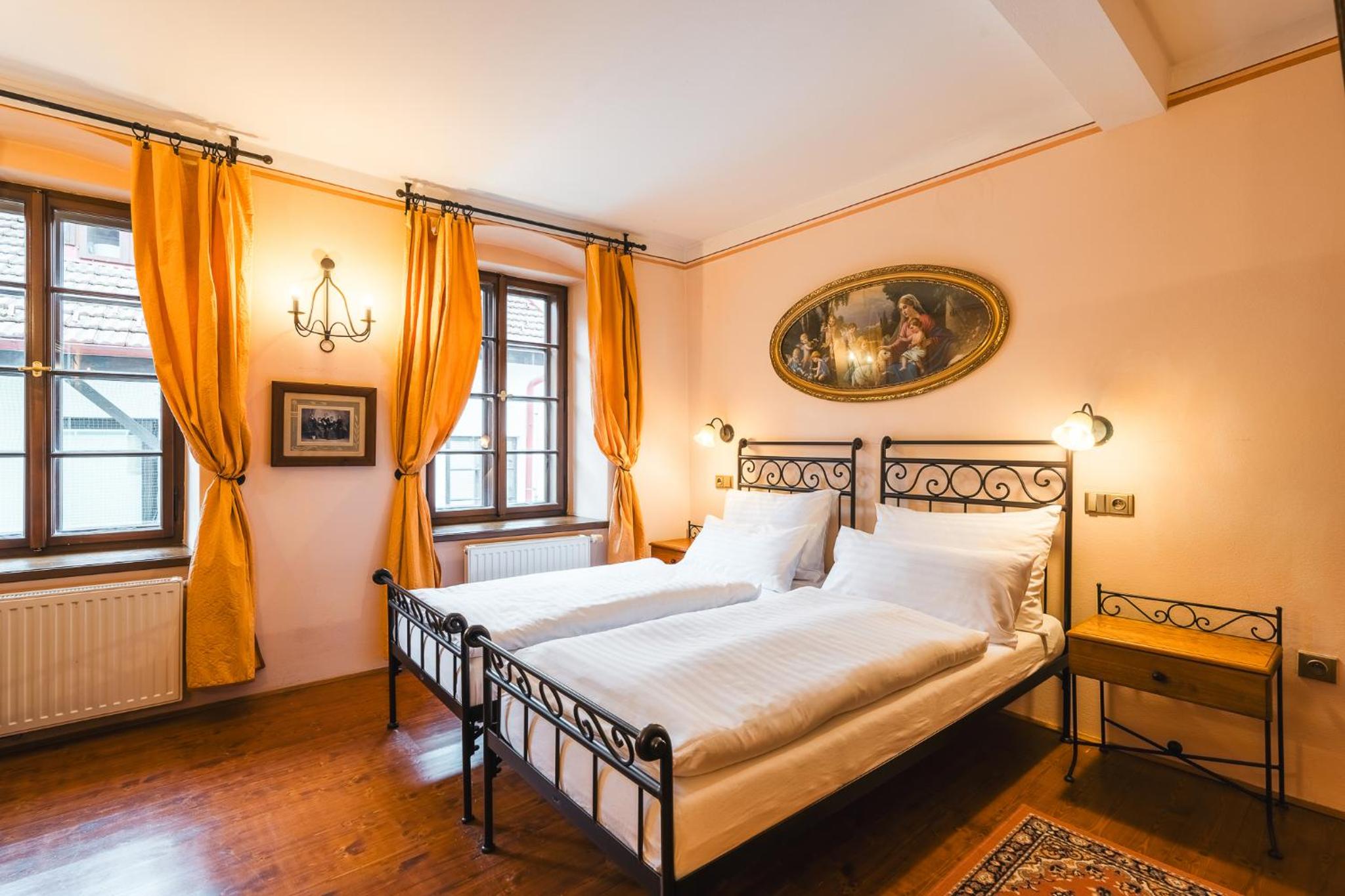 Standard Twin Room - Photo 1