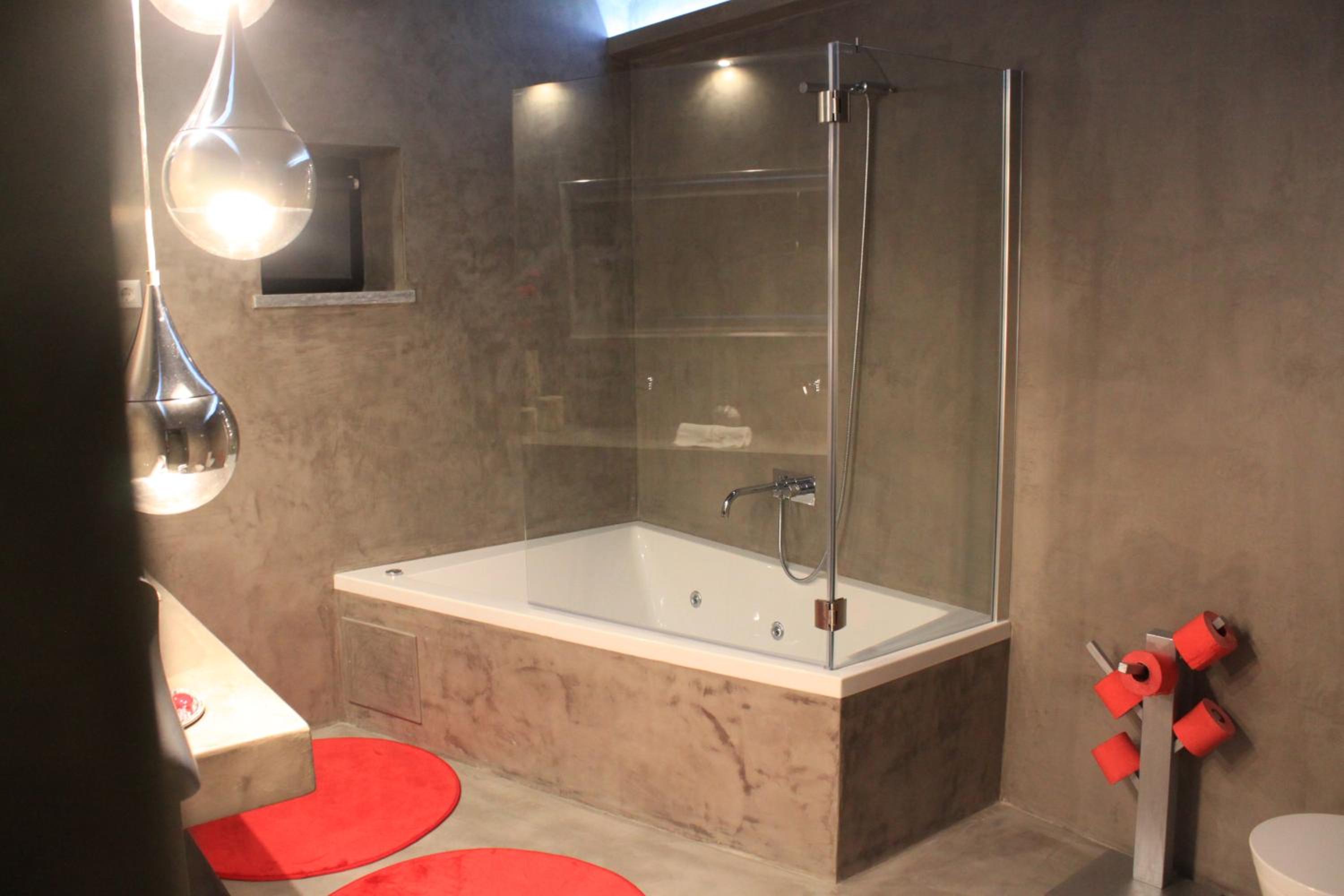 Deluxe Suite with Spa Bath photo 2