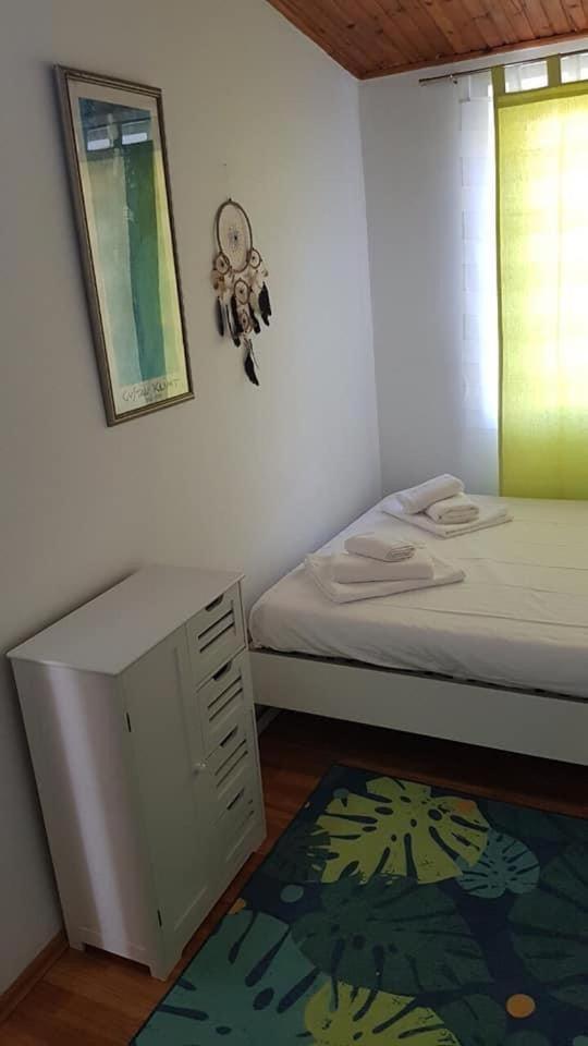 Three-Bedroom Apartment photo 2