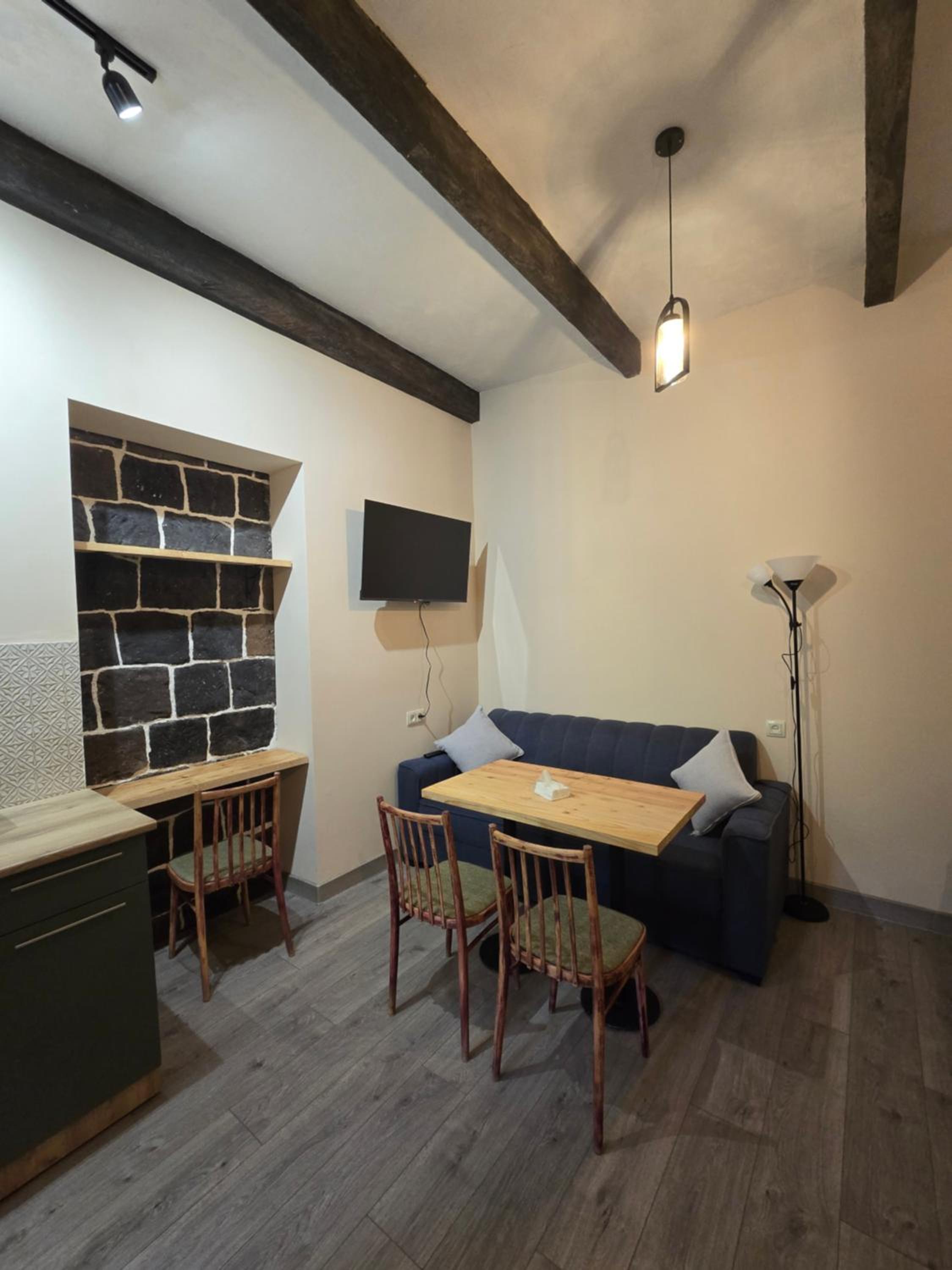 Apartment photo 2