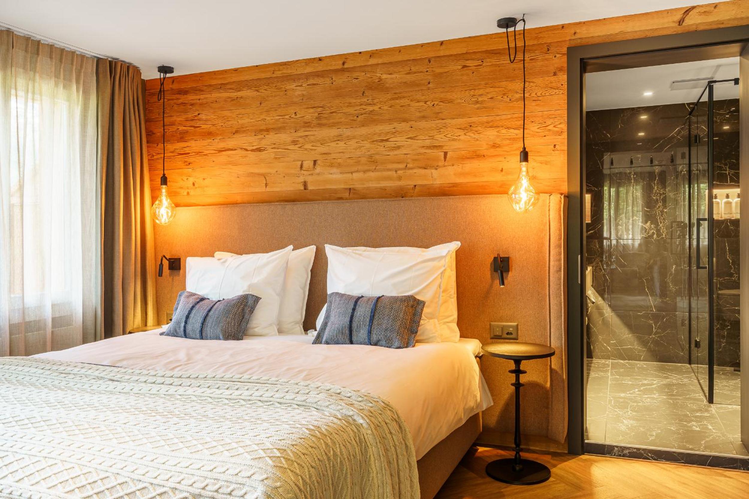 Superior Room Mountain View