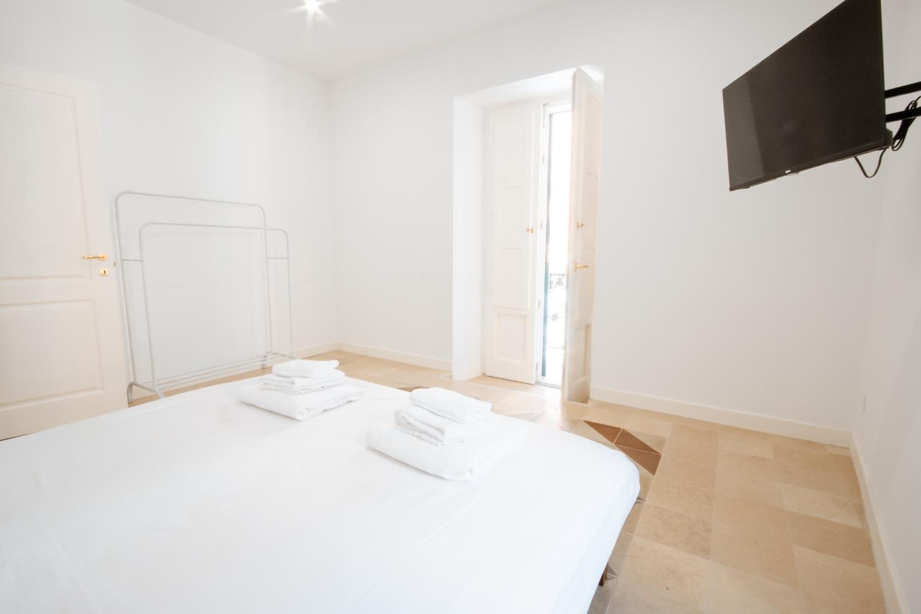 One-Bedroom Apartment with Balcony and Sea View