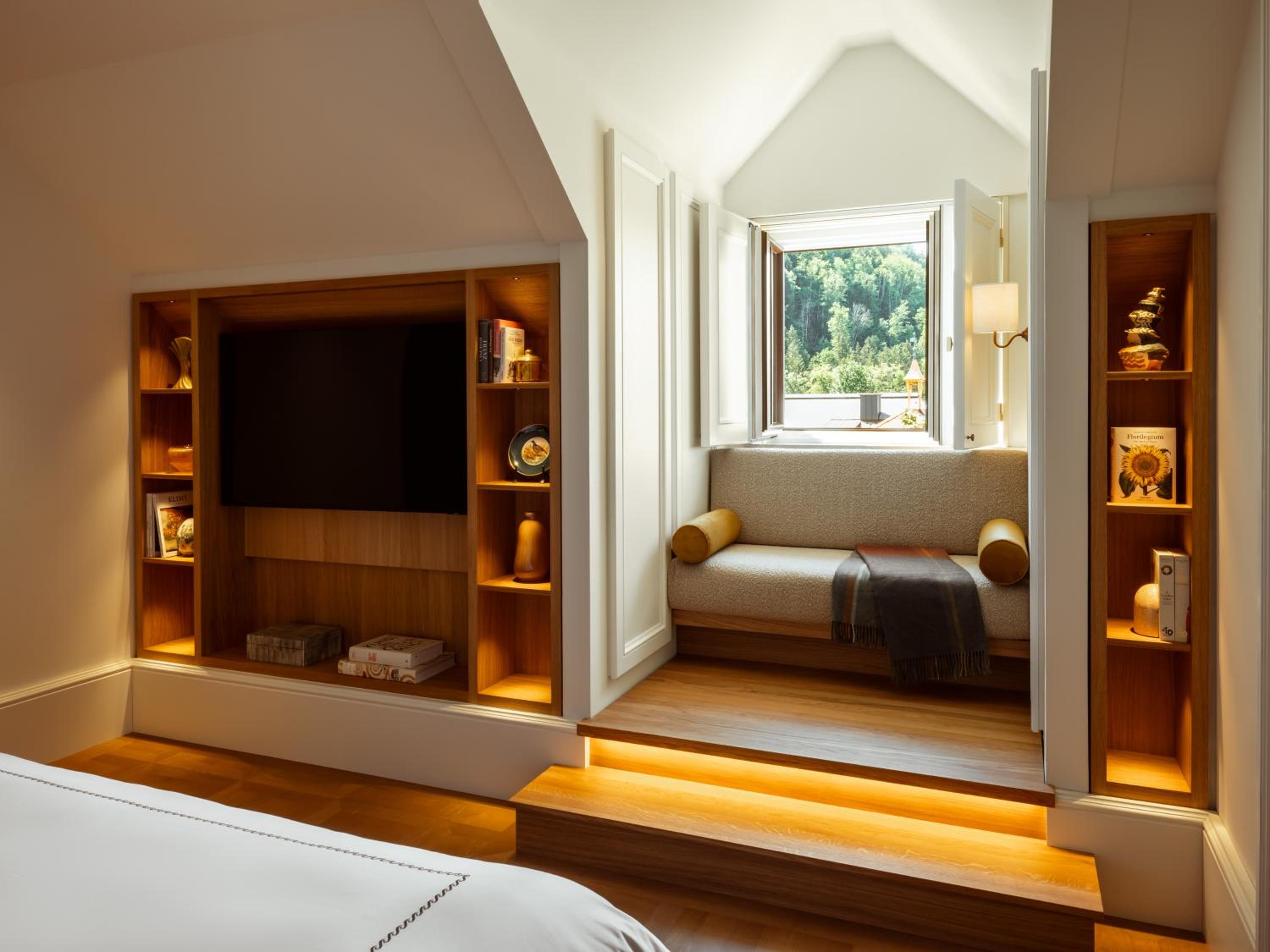Premier Lakeview Suite - Photo 4