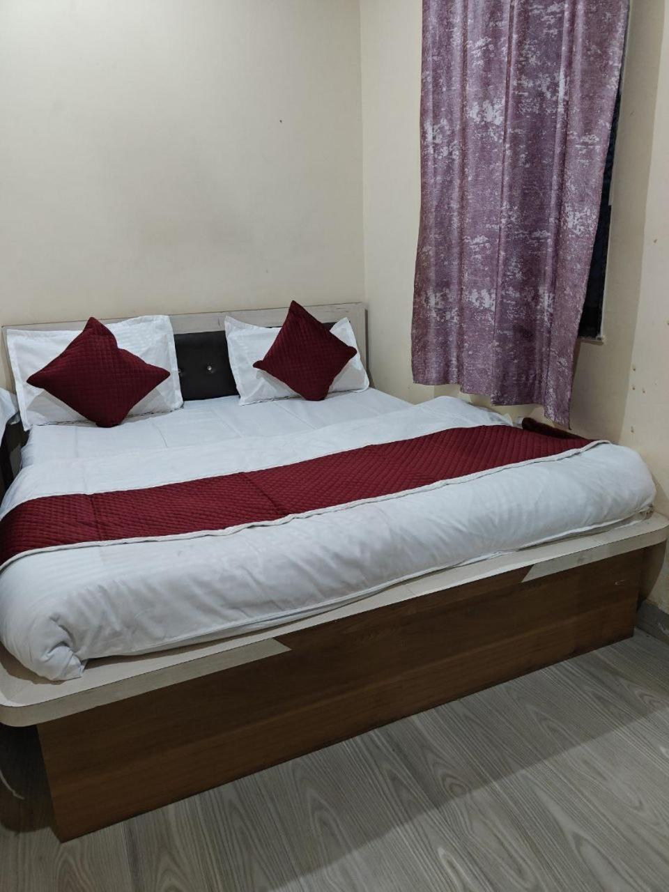 Deluxe Room (2 Adults + 1 Child) photo 1