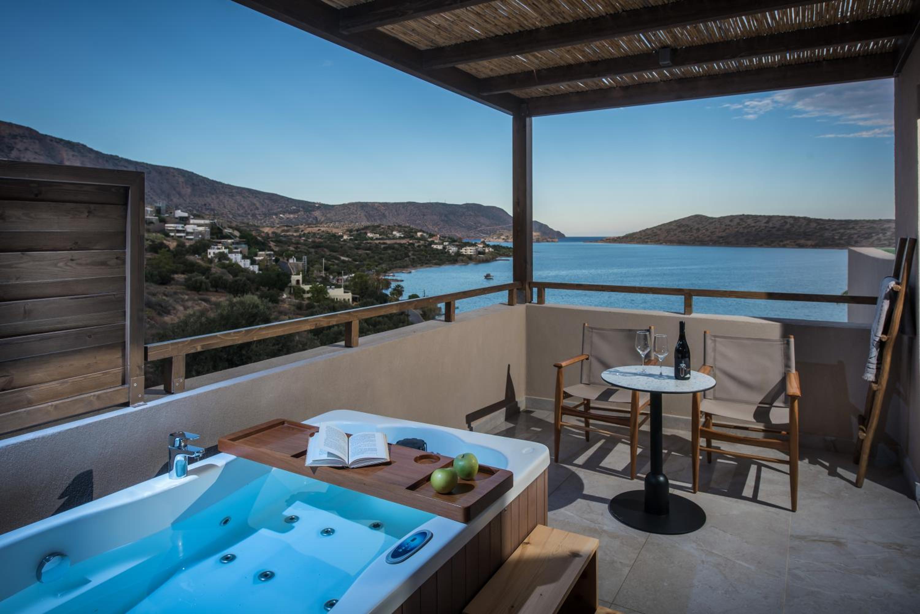 Maisonette with Jacuzzi and Sea View - Photo 2