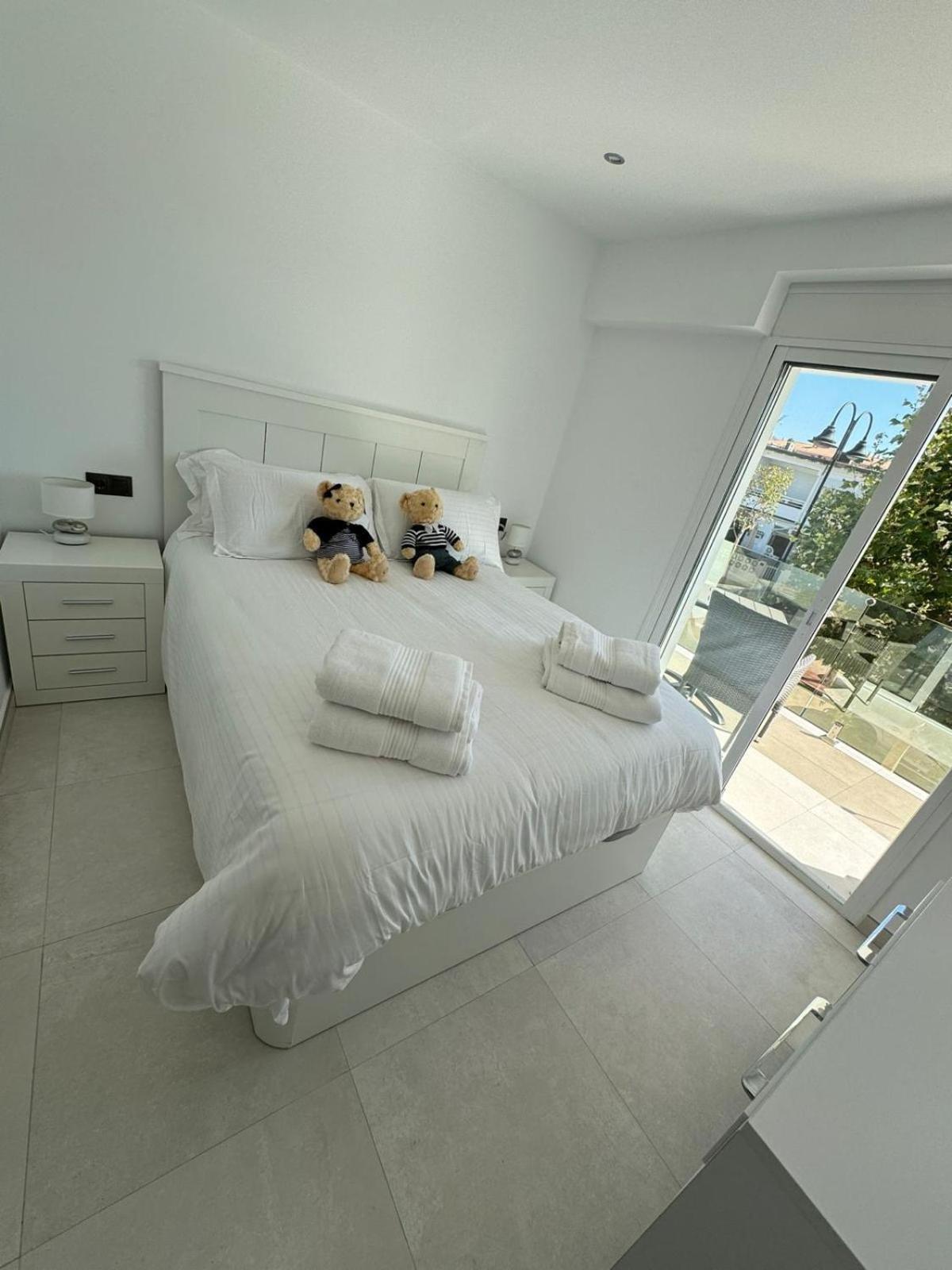 Villa de Tres Habitaciones