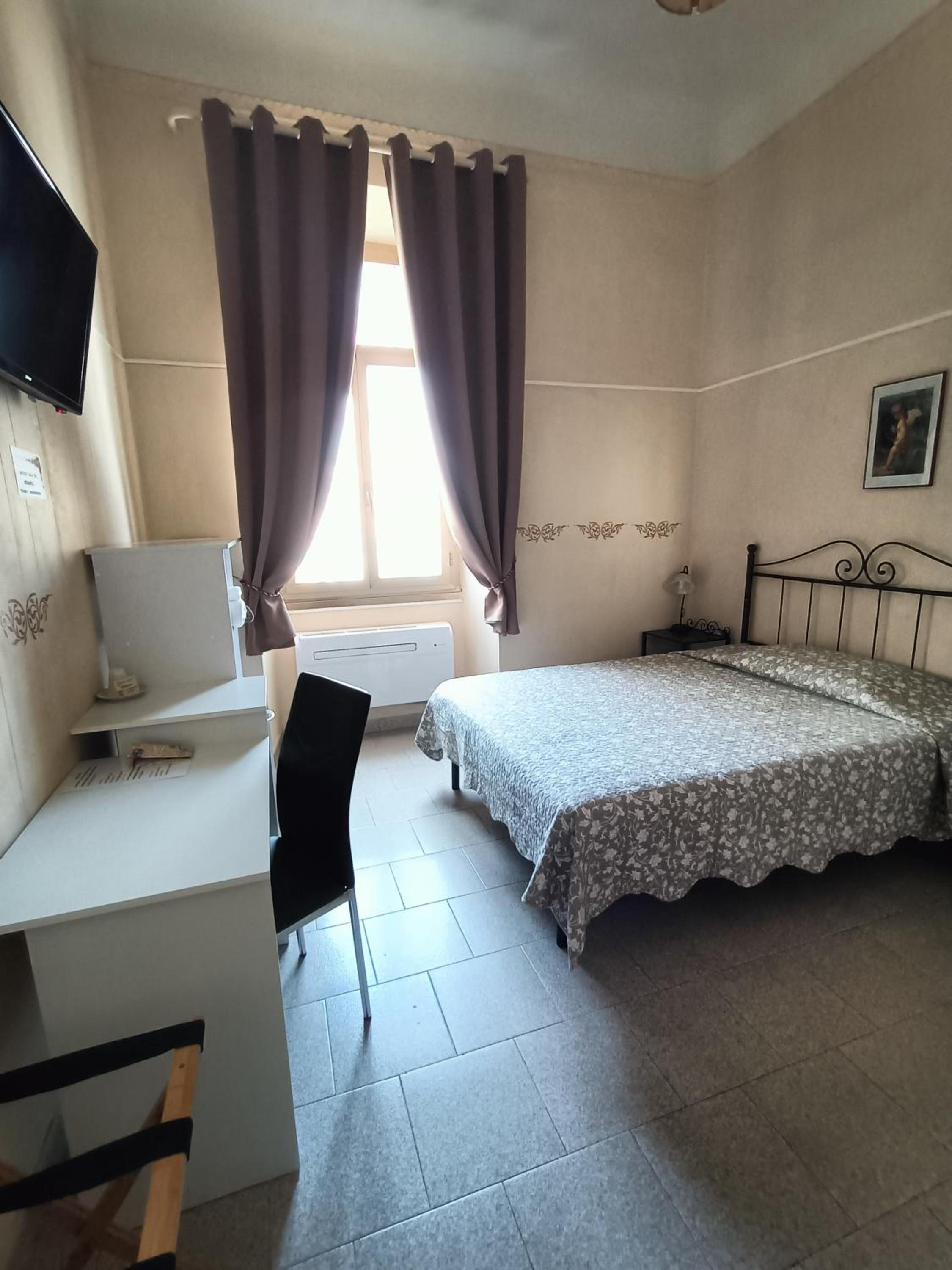 Standard Single Room with Shared Bathroom photo 1
