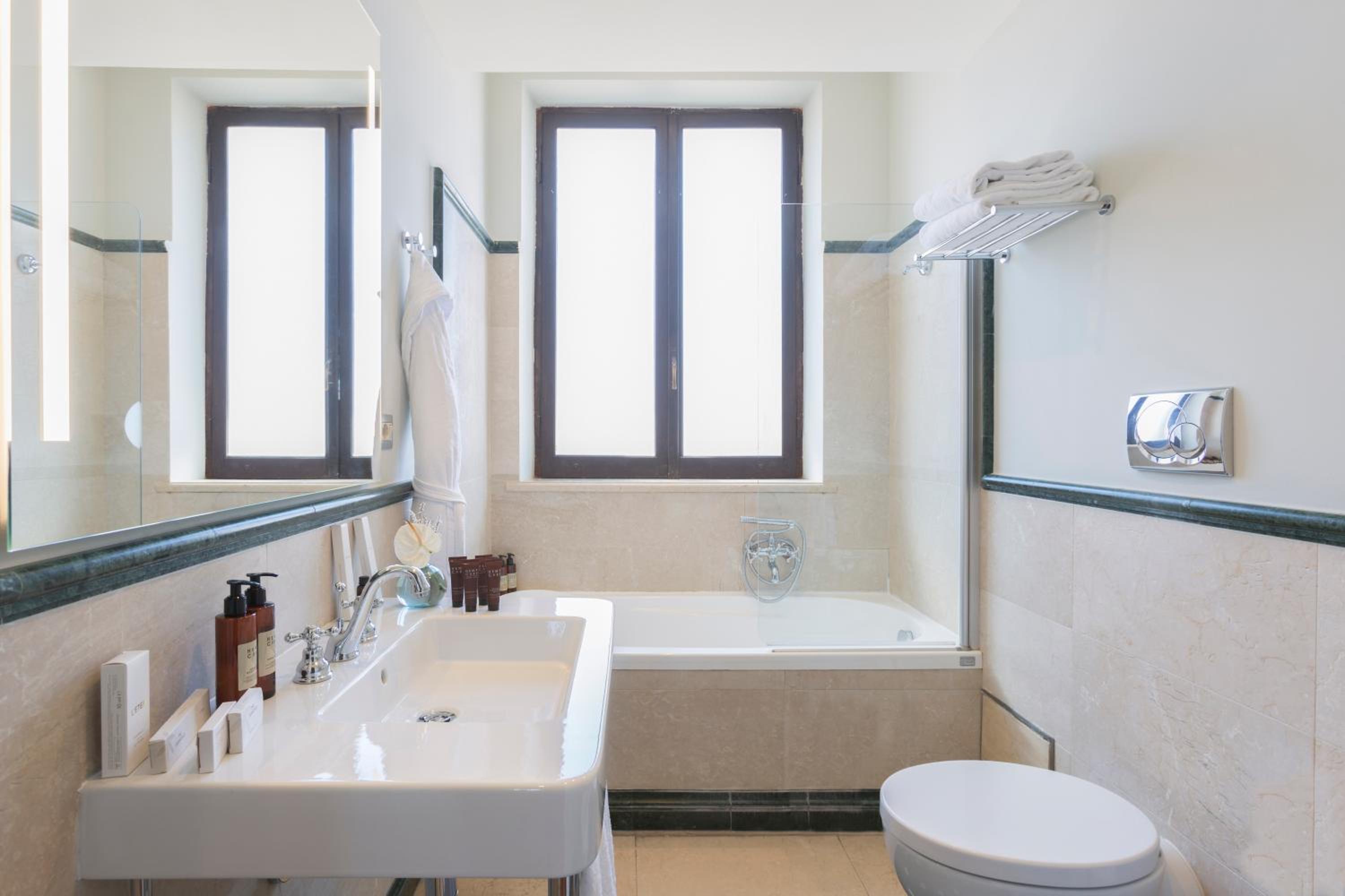 Suite with Garden View