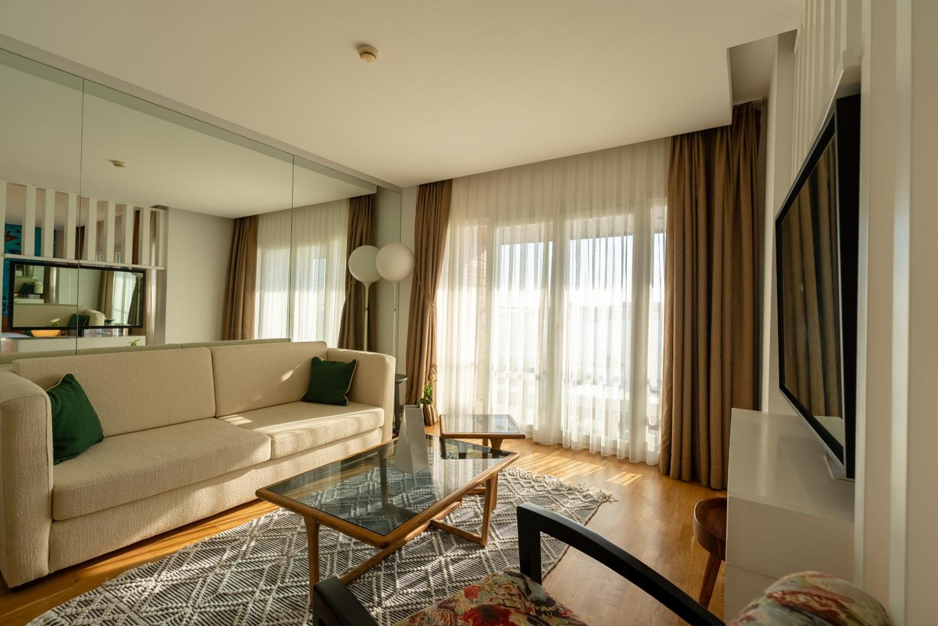 Executive with Garden View - Photo 1