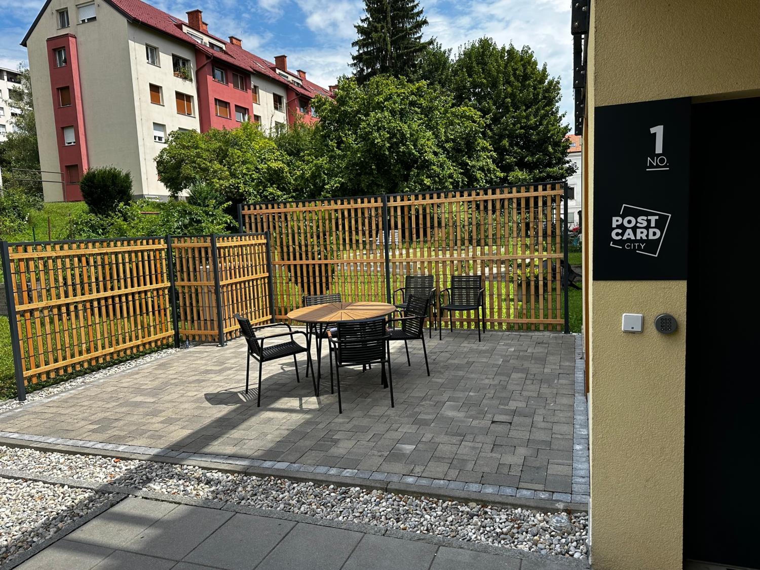 Apartment with Terrace photo 3