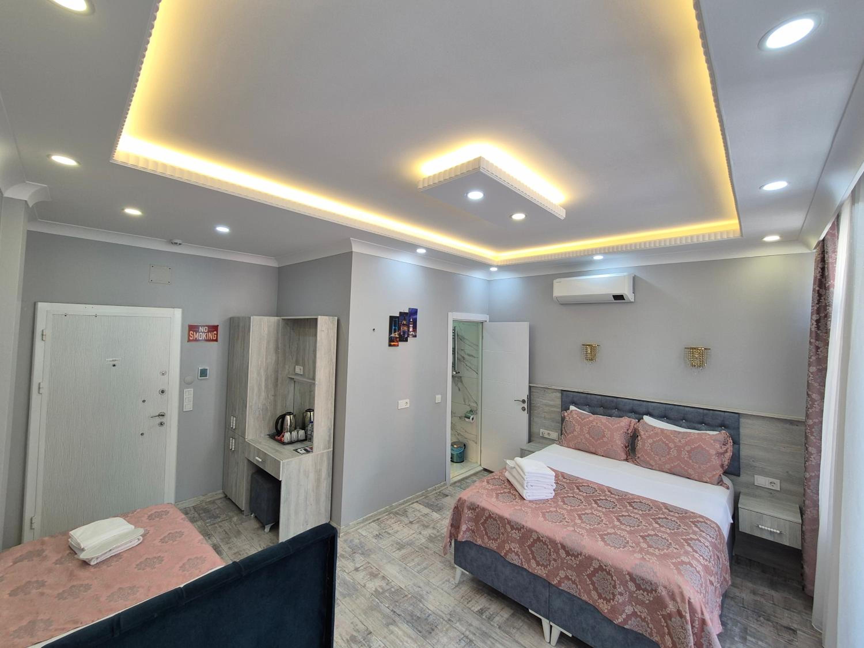 Standard Triple Room photo 2