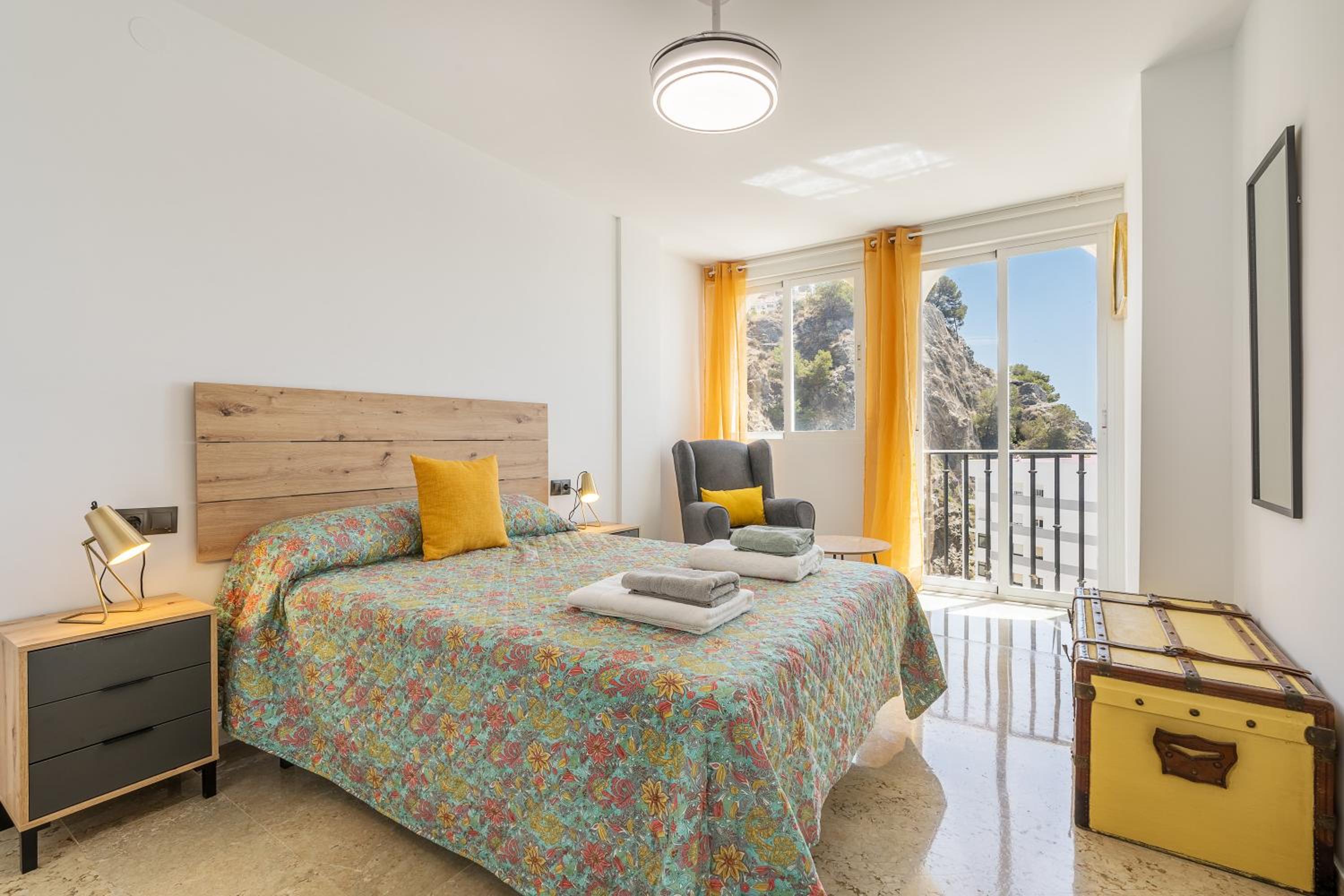 Three-Bedroom Apartment with Water View photo 2