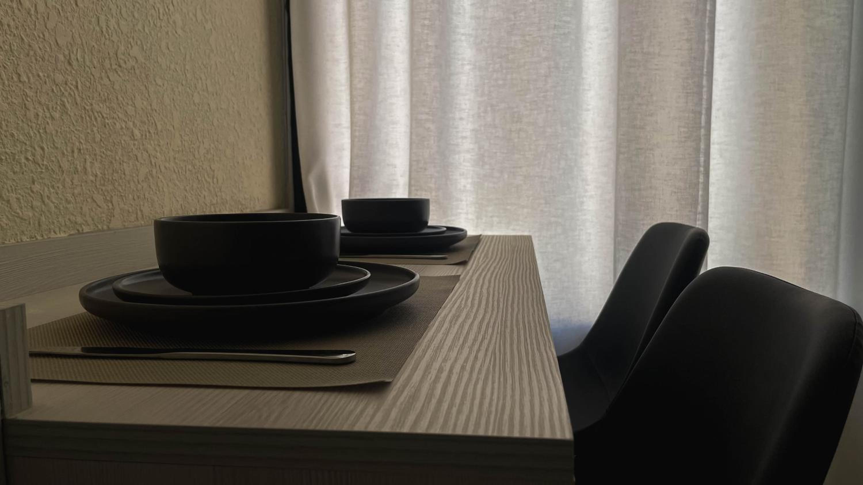 Deluxe One-Bedroom Apartment