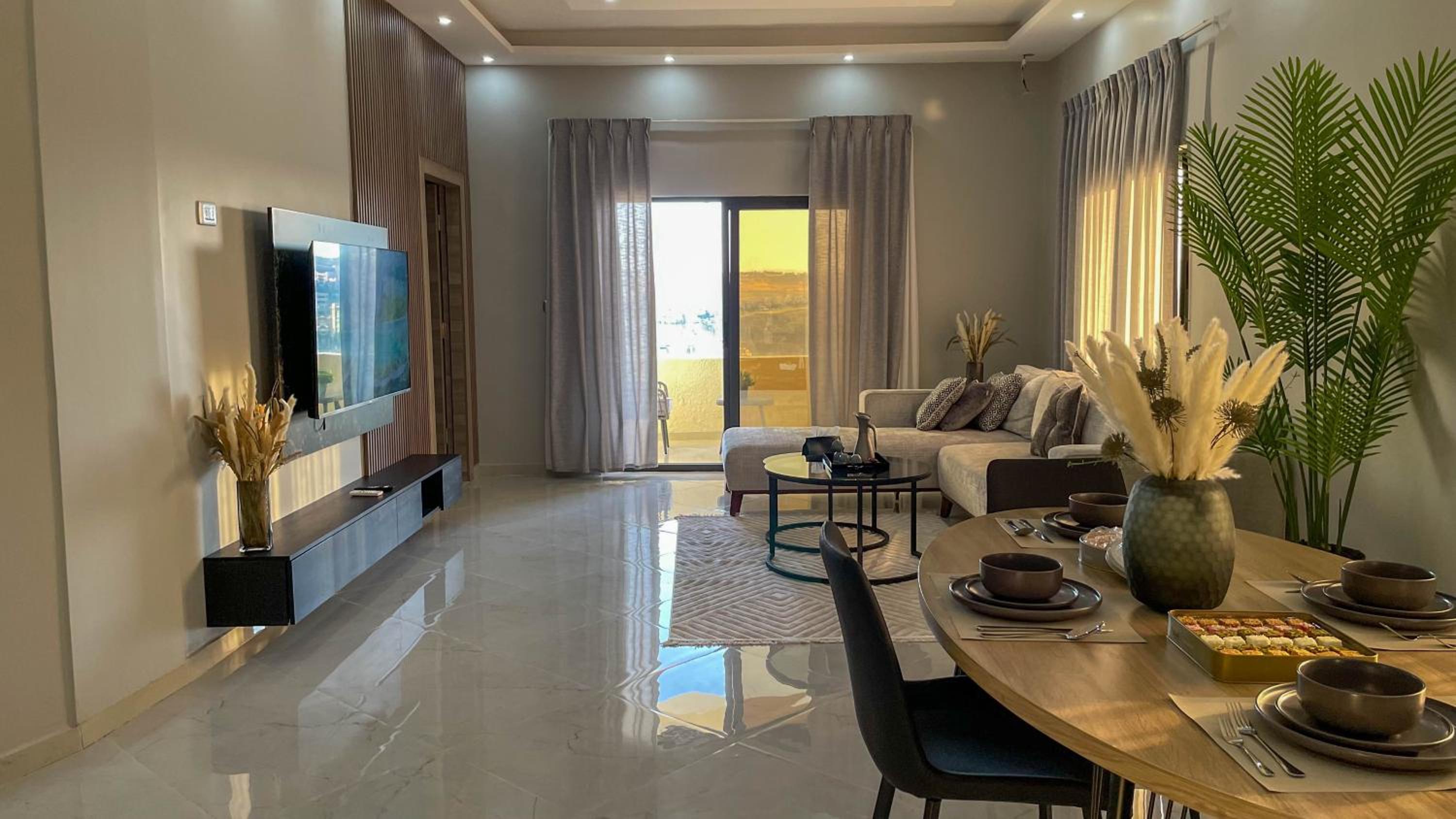 Two-Bedroom Deluxe Apartment with Balcony