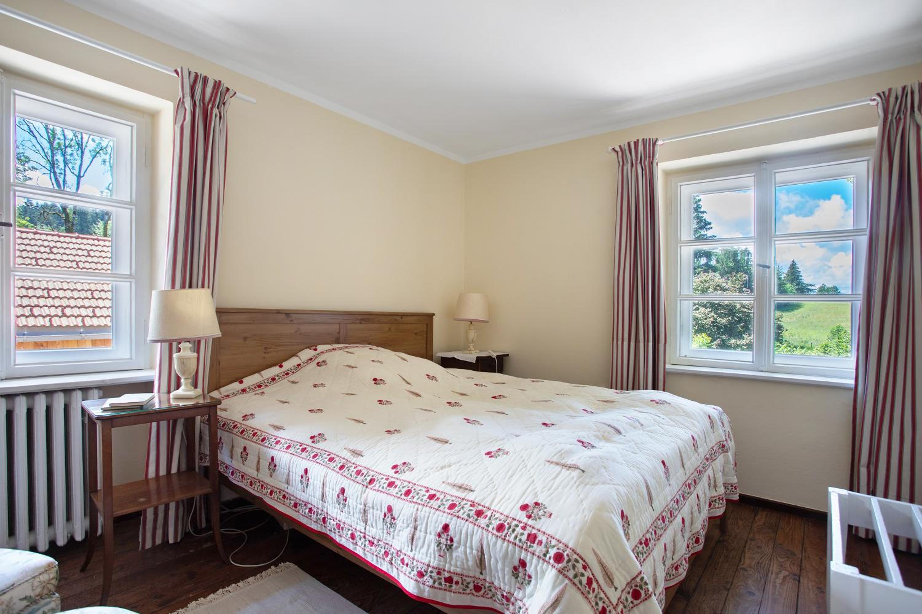 Two-Bedroom Deluxe Apartment with Garden View photo 3