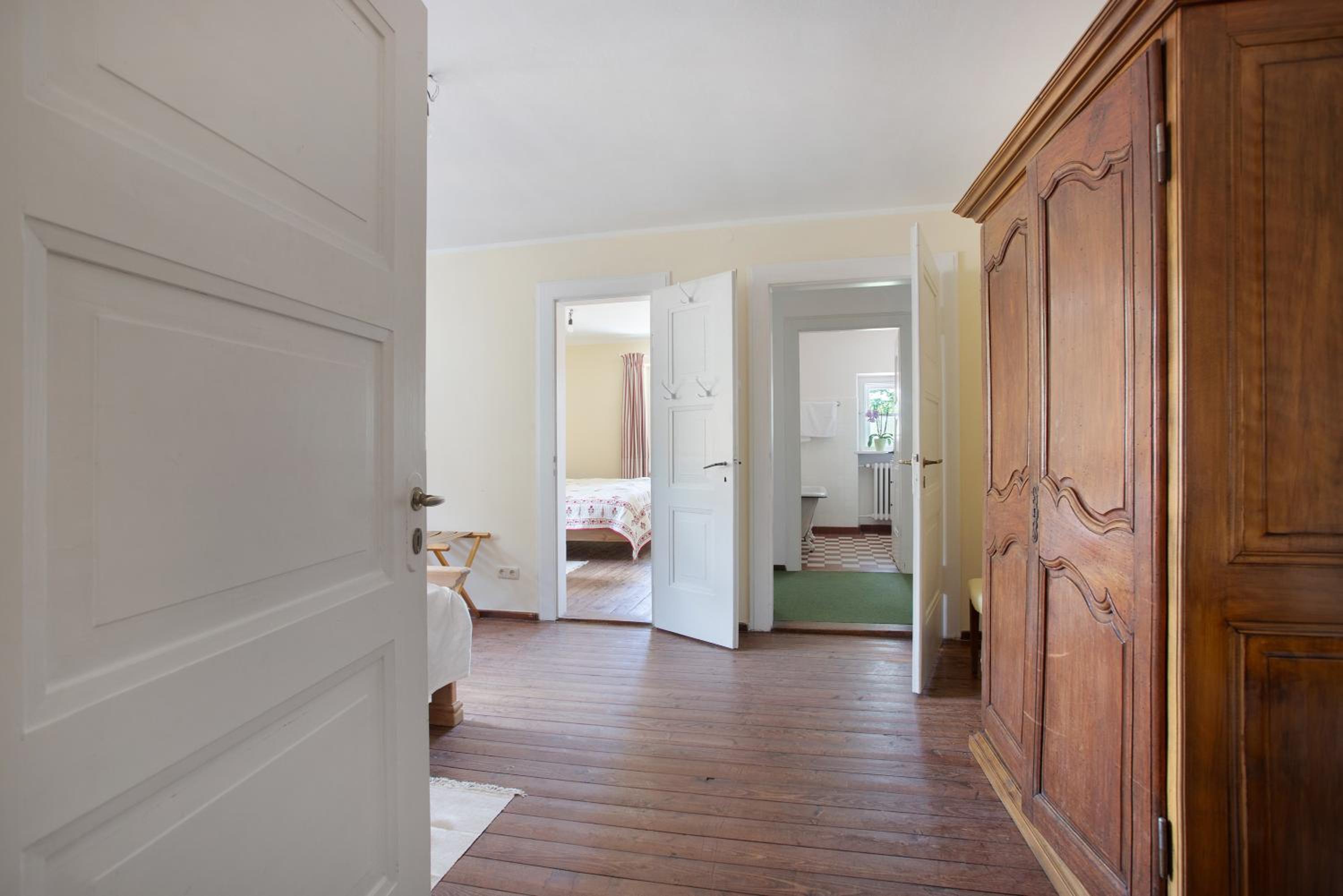Two-Bedroom Deluxe Apartment with Garden View photo 2