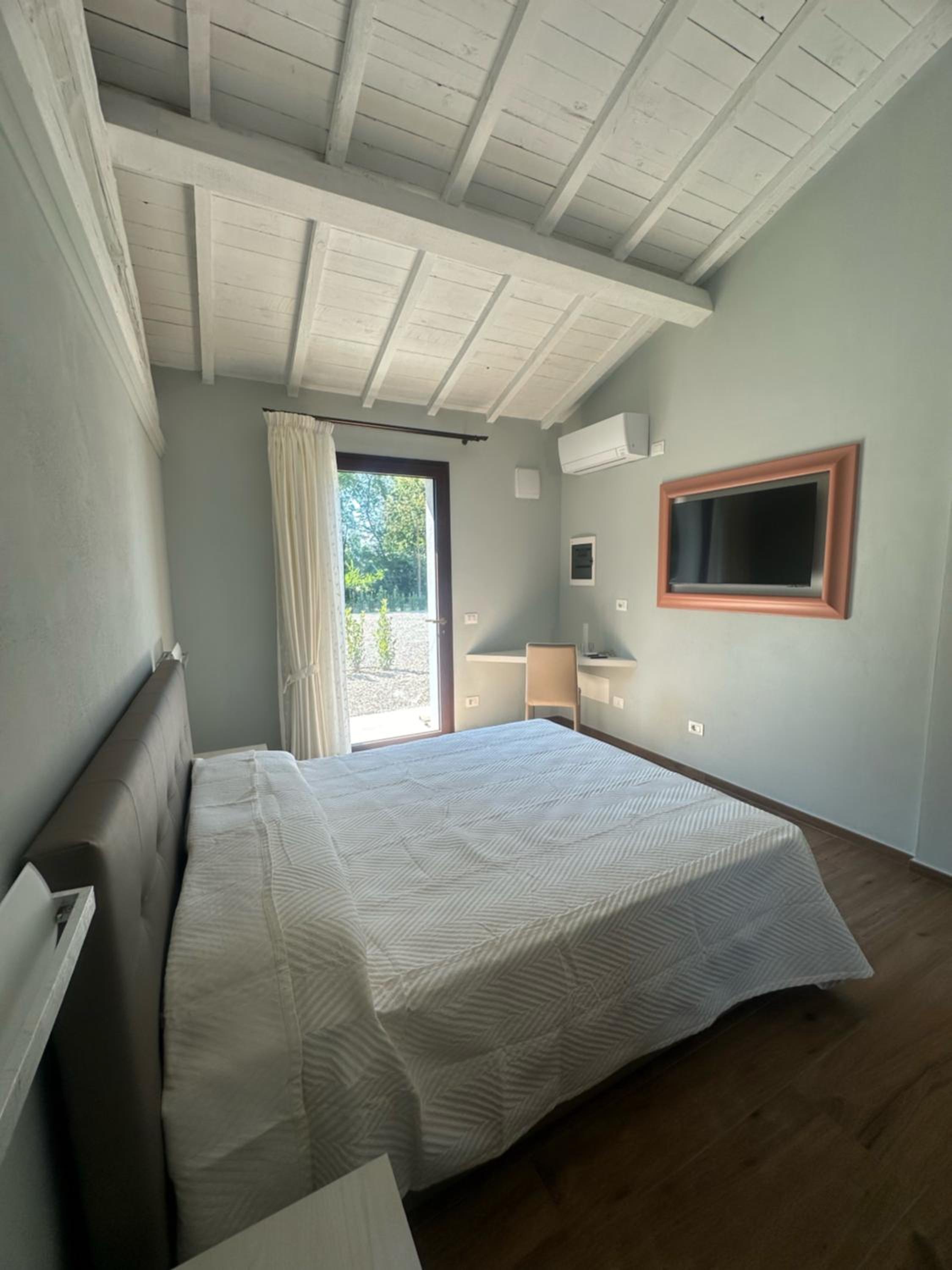 One-Bedroom House photo 2