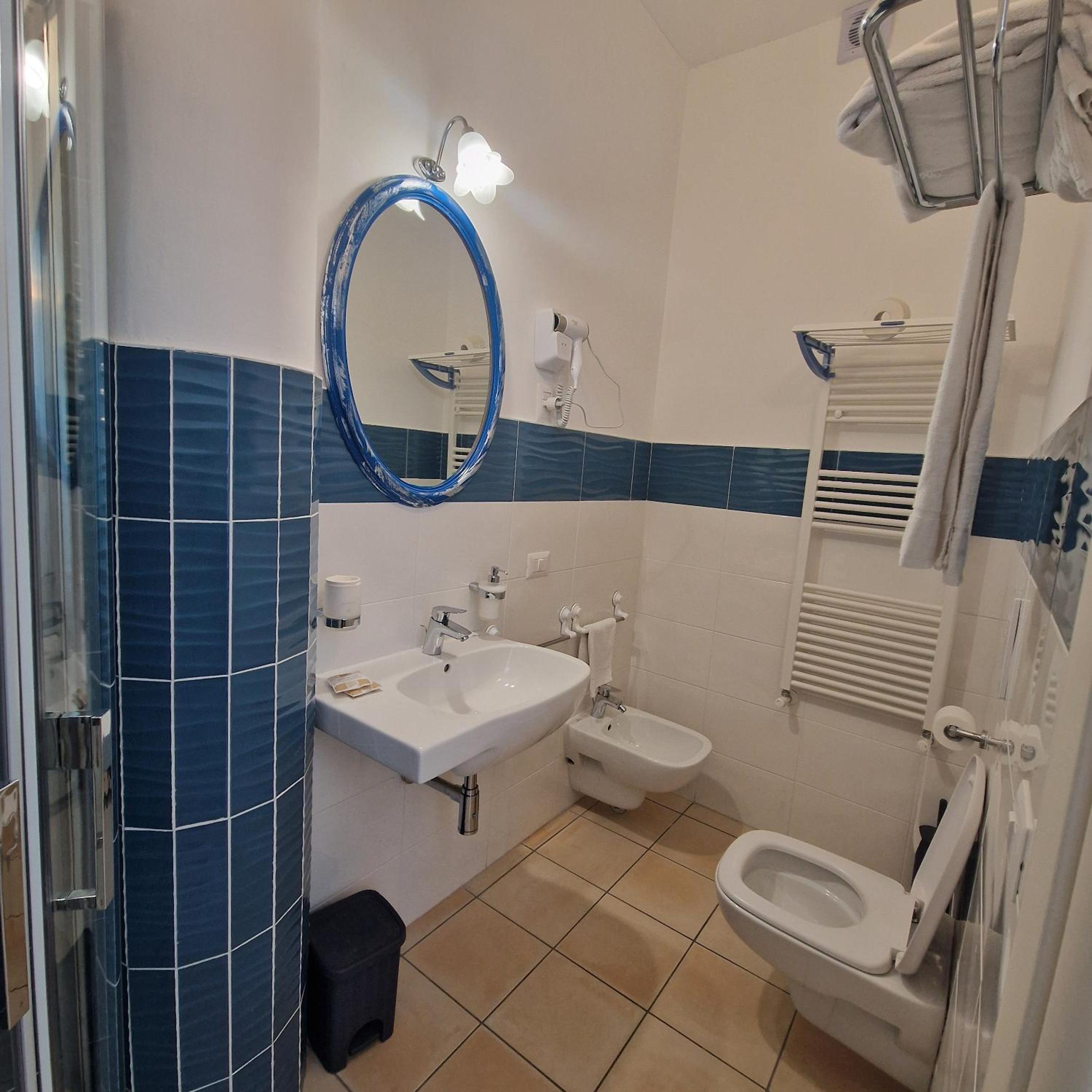 Single Room photo 3